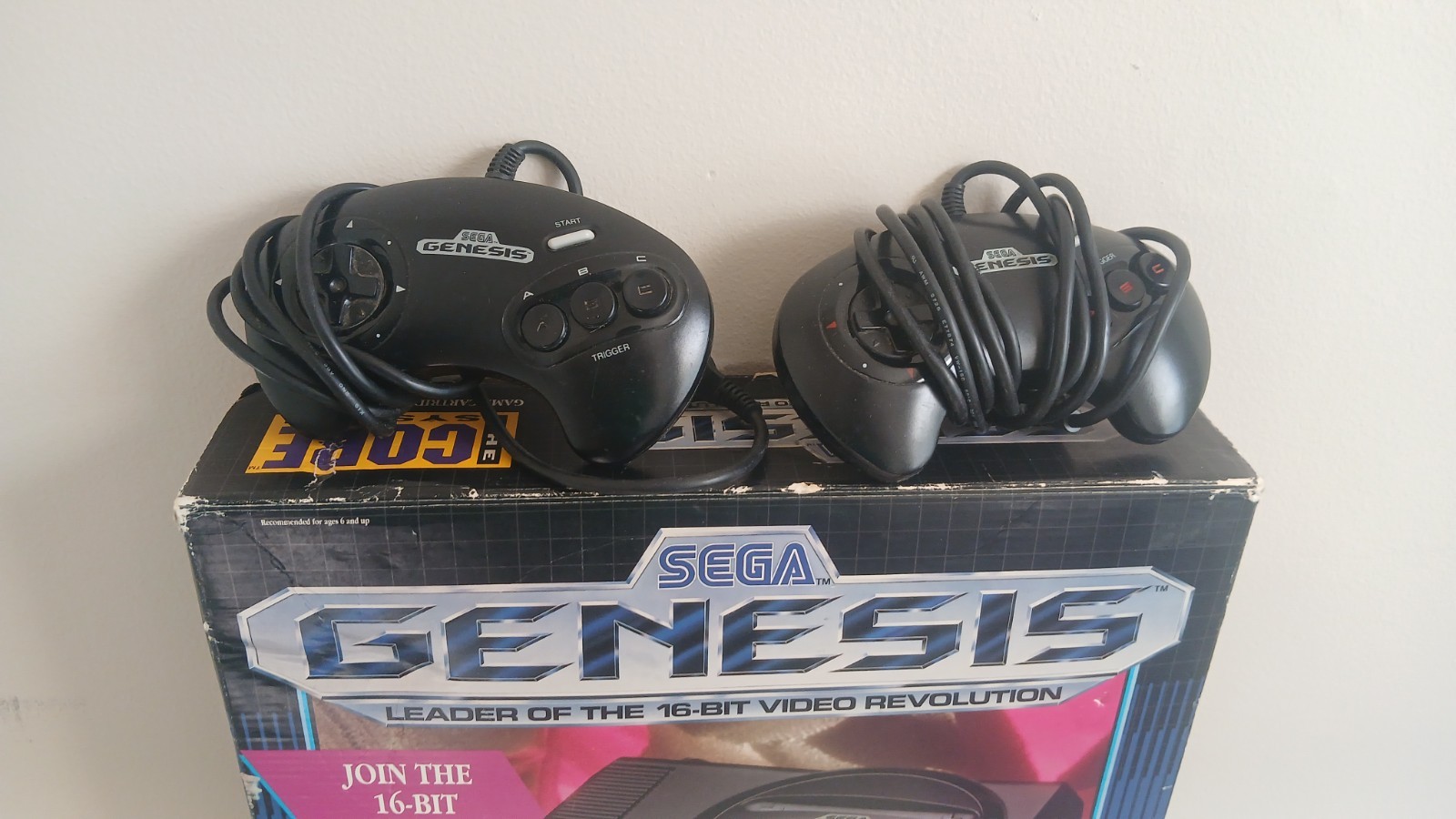 Sega Genesis Plus Paperwork instructions Manuals, 2 controllers & Console 🔥