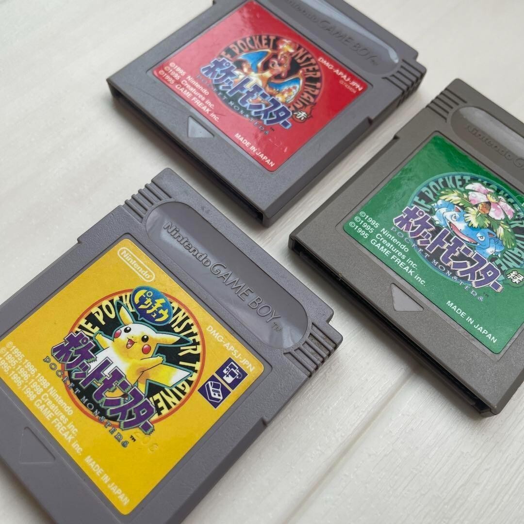 Nintendo Game Boy POKEMON Red Green Yellow 3 Piece Set Retro Game