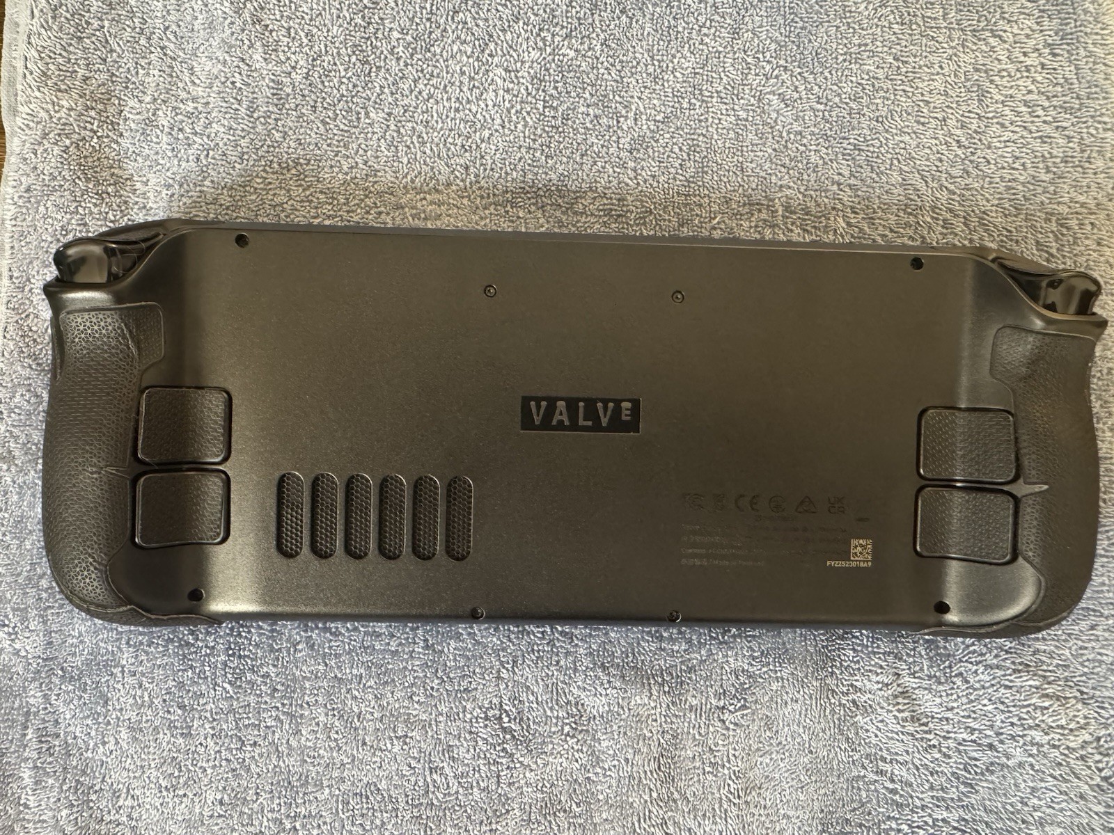 Valve Steam Deck OLED 1TB – Mint Condition + Premium Grips + 3 Docks Bundle