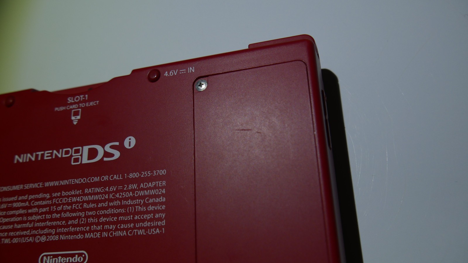 Nintendo DSi Console With Official Charger & Stylus (Very Good Condition / Red)