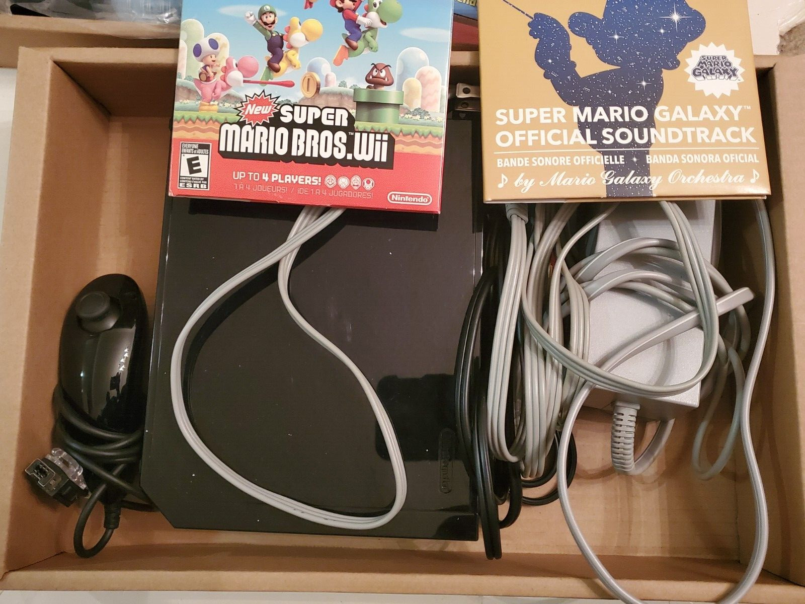 Nintendo Wii |BLK| (GameCube Compatible) CIB- Super Mario Bros/ Bonus Track CD