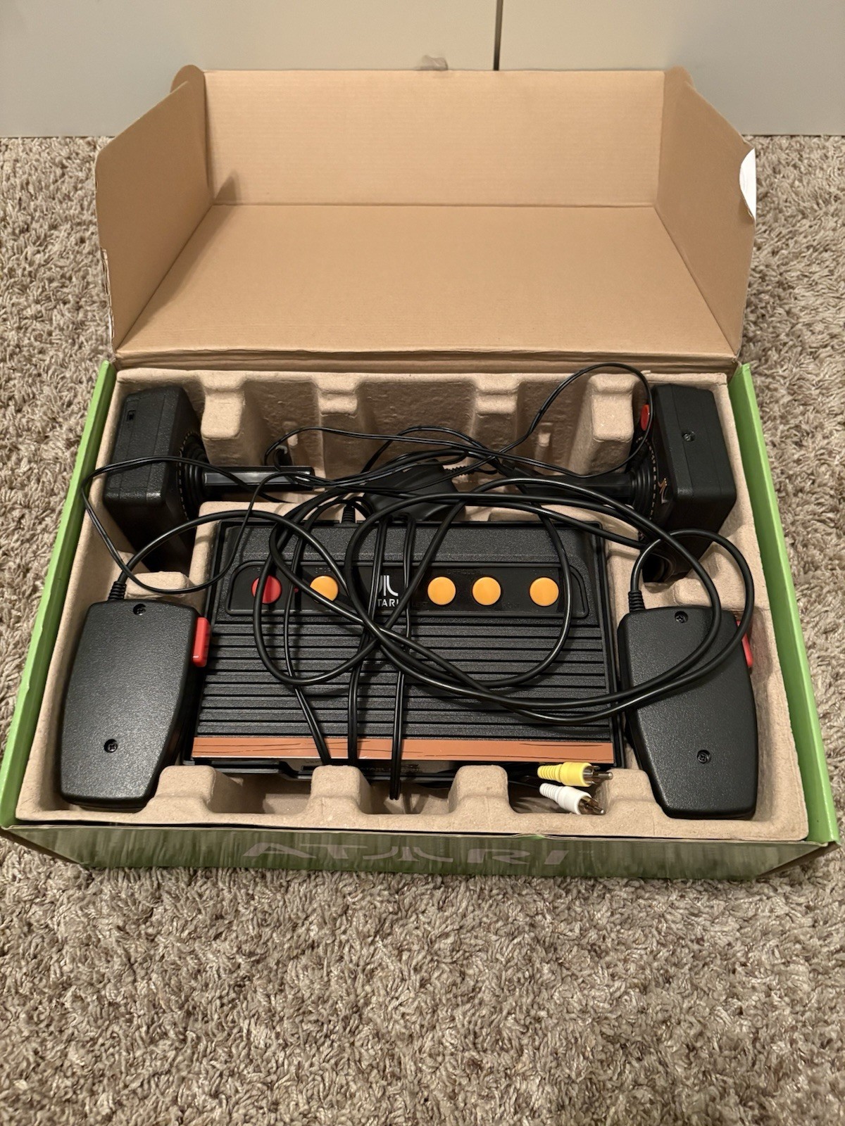 Atari Flashback 7 Classic Game Console System 101 Built In Games + 2 Controllers
