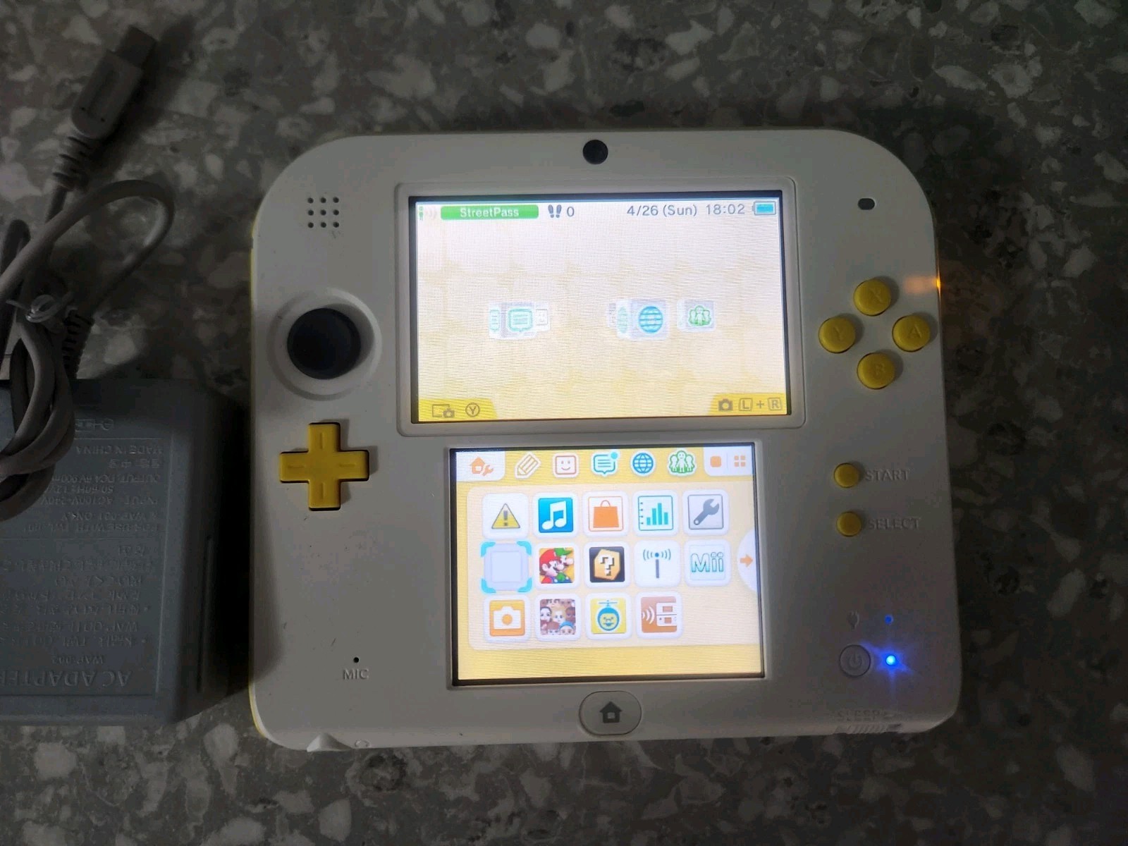 Nintendo 2DS Super Mario Bros. 2 Console Bundle – Scarlet Yello With 4GB SD Card