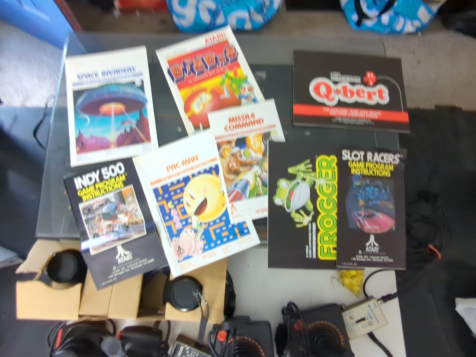 Vintage Atari 2600 Video Computer System Console Game Center lot in Cabinet Case