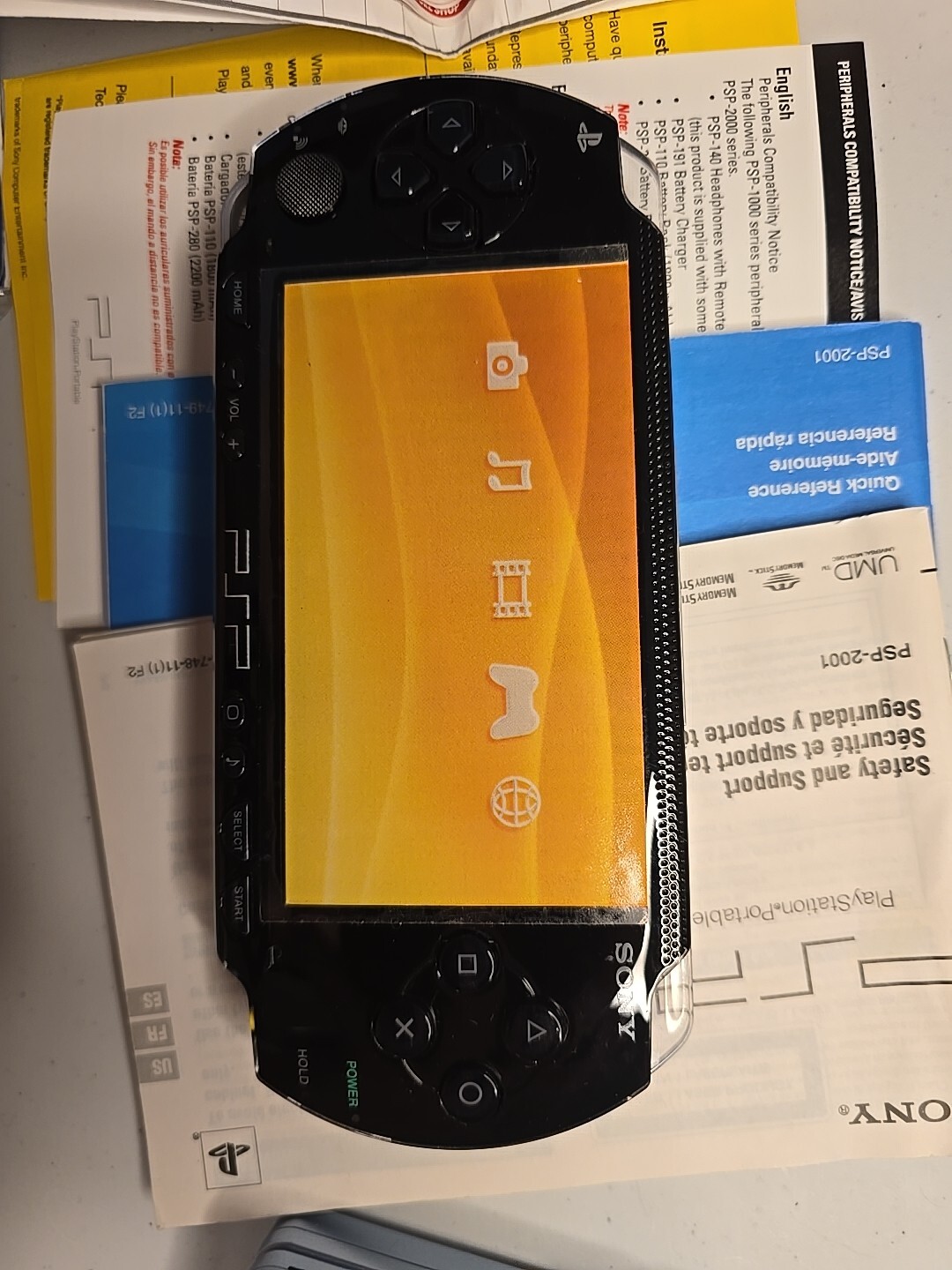 Sony PSP 2000 Launch Edition 64MB Handheld System – Piano Black CIB Open