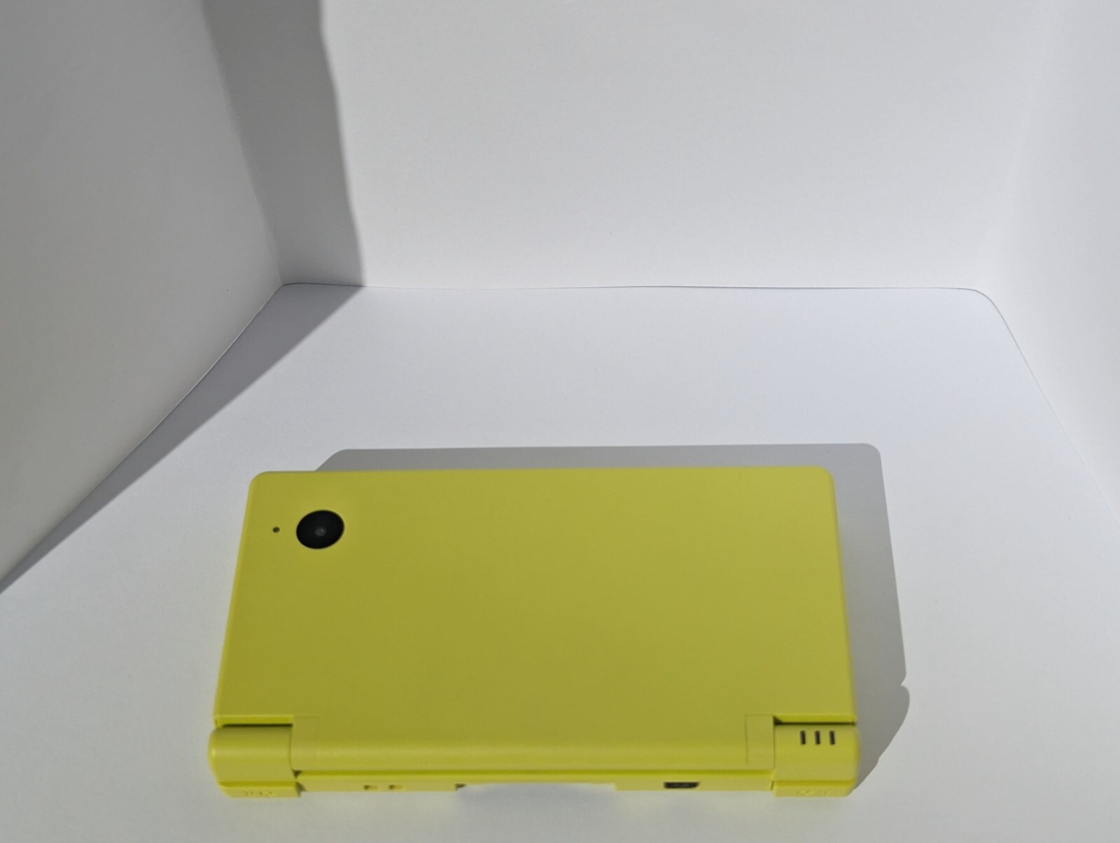 Nintendo DSi Lime Green Handheld System Console Japanese Mario Kart 8Games