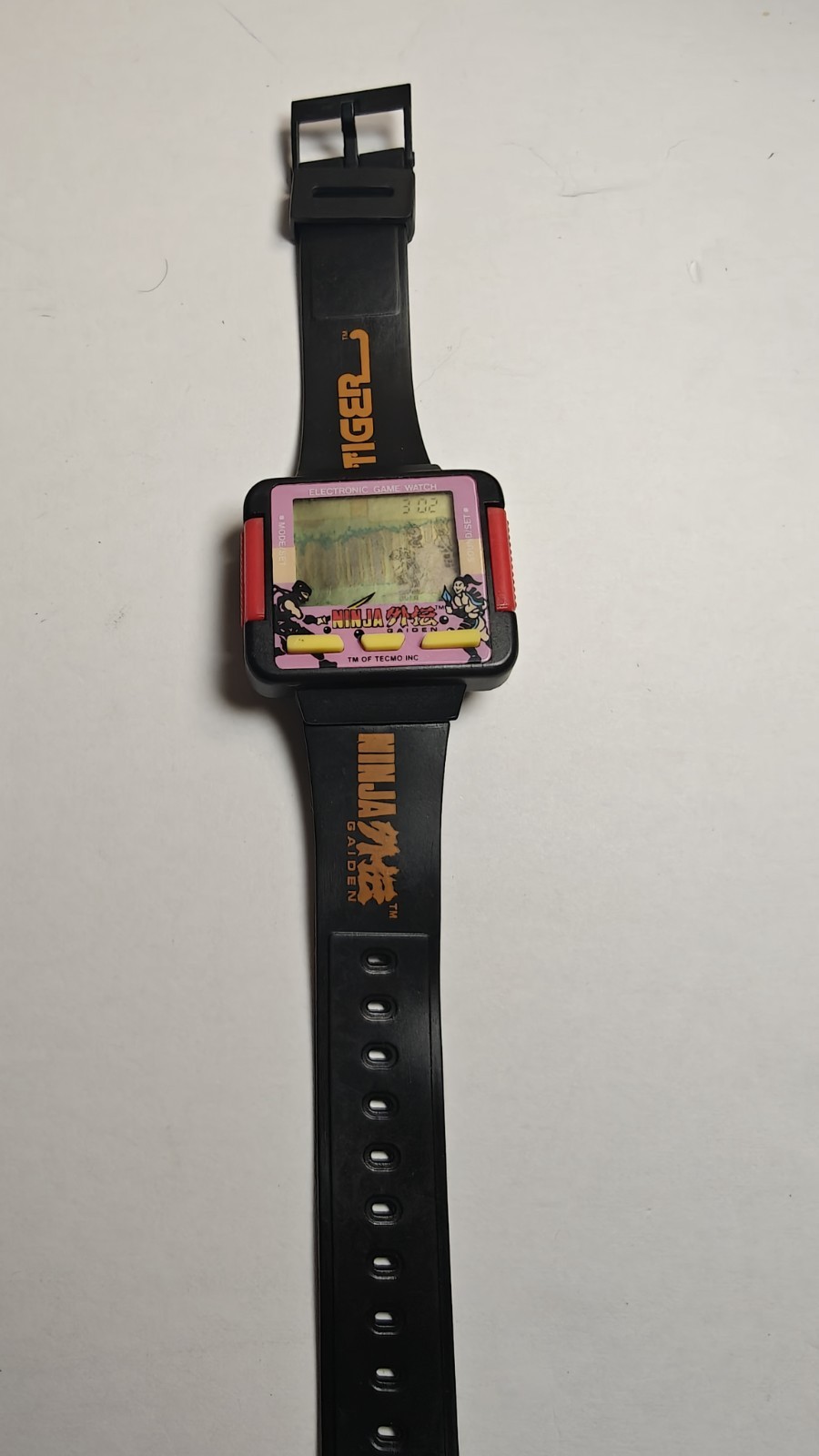GIG TIGER NINJA GAIDEN VIDEO GAME WATCH HANDHELD VINTAGE 1990