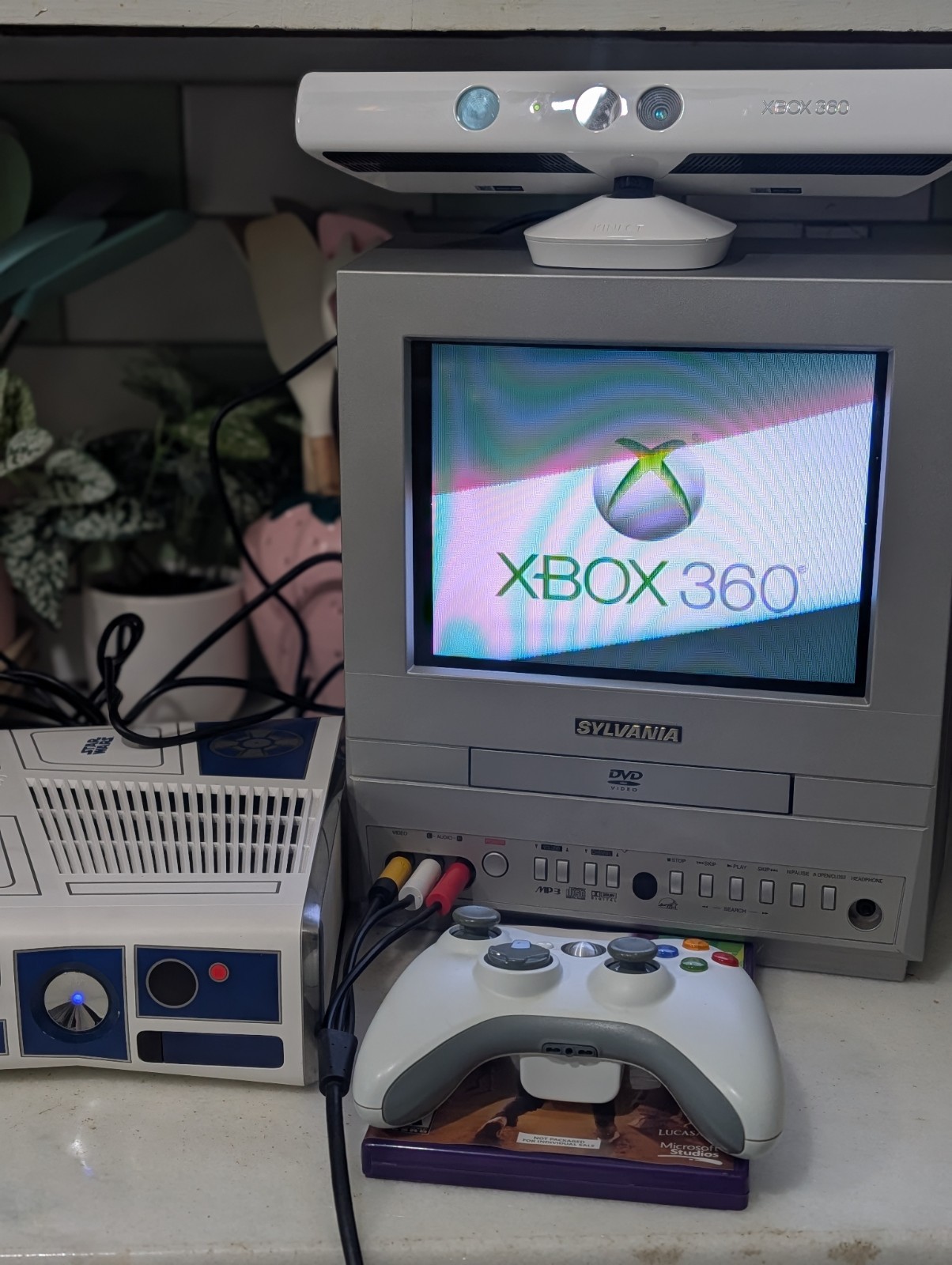 Microsoft Xbox 360 R2D2 Star Wars Console 320GB Kinect & Controller TESTED Works