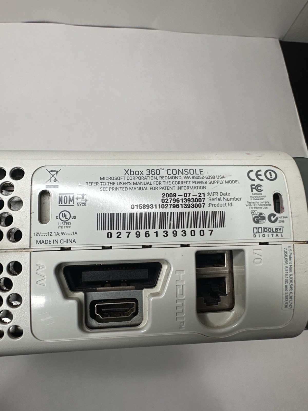 Microsoft Xbox 360 White Console w/ Controller Power Supply and Av Cables