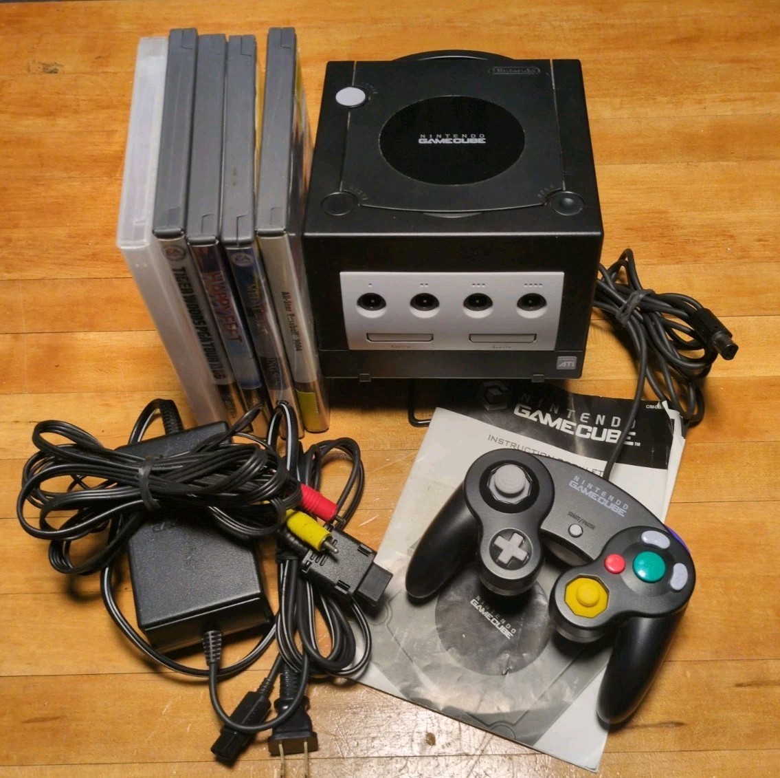 Nintendo GameCube DOL-101 Black Console Bundle – 5 Games