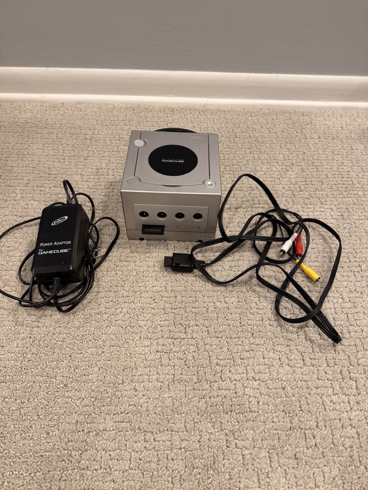 Nintendo GameCube Gaming System – Silver With 2 Controllers And Memory Card