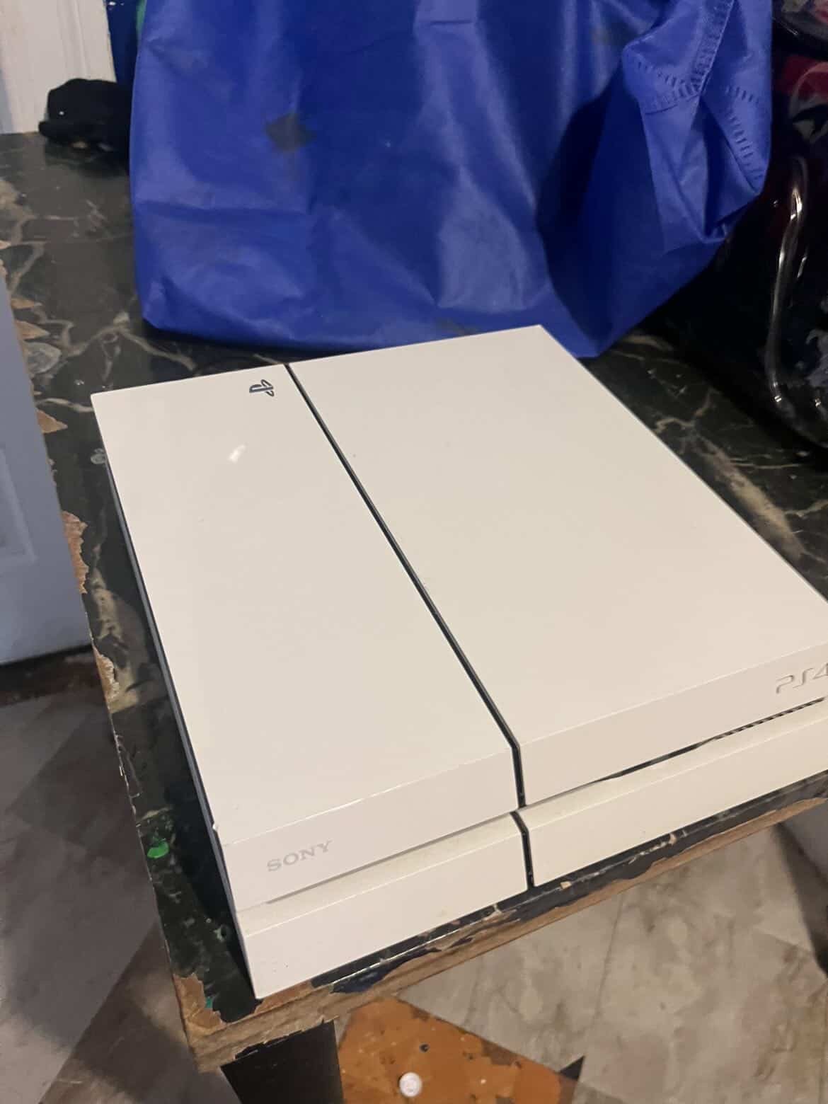 Sony PlayStation 4 500gb Glacier White Console only