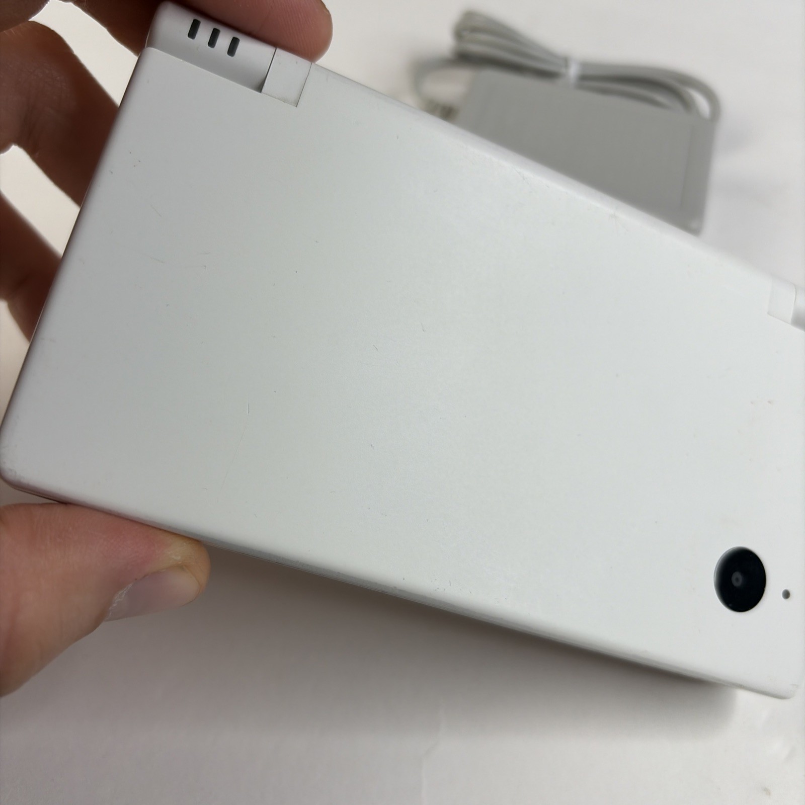 Nintendo DSi White Handheld Game Console with Charger. TESTED/WORKING US Model