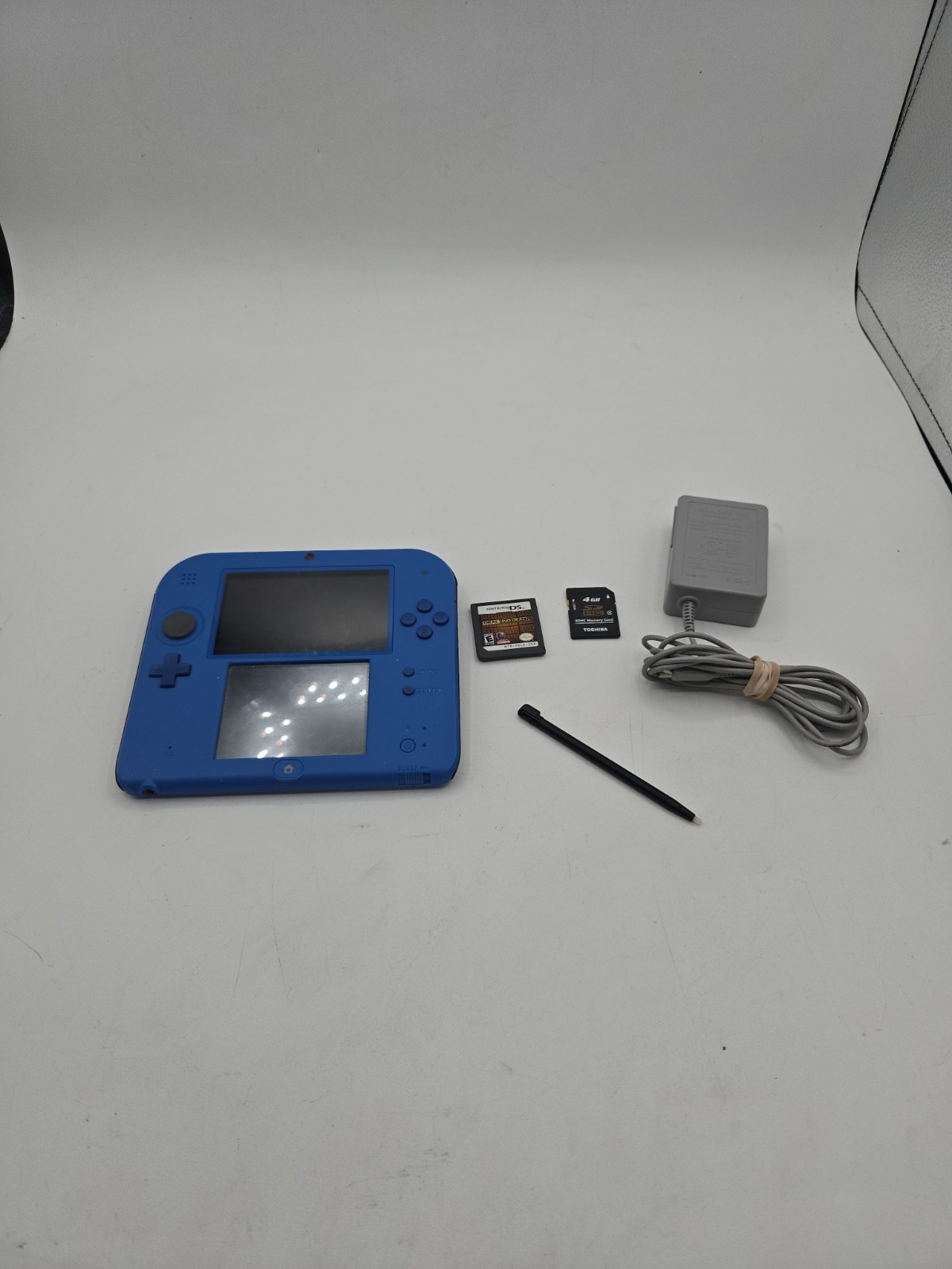 Nintendo Nintendo 2DS Handheld System Blue Console Charger Game Sd Excellent