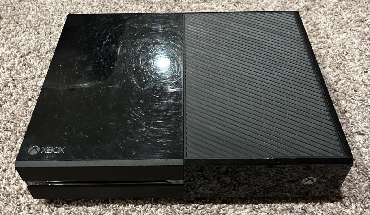 Microsoft Xbox One 500GB Tested Working, Controllers With Rechargeable Batteries