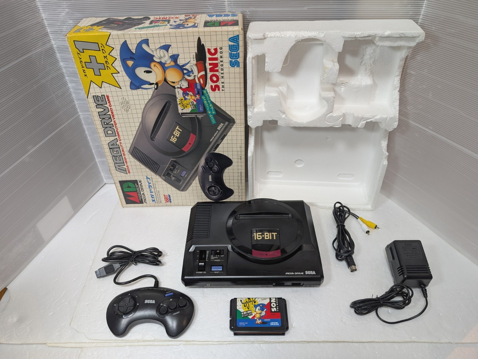 SEGA Mega Drive 16BIT Console Sonic Japan Box