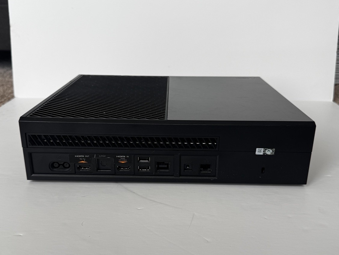 Microsoft Xbox One Home Console 1540 Black w/ Power Supply & Power Cord