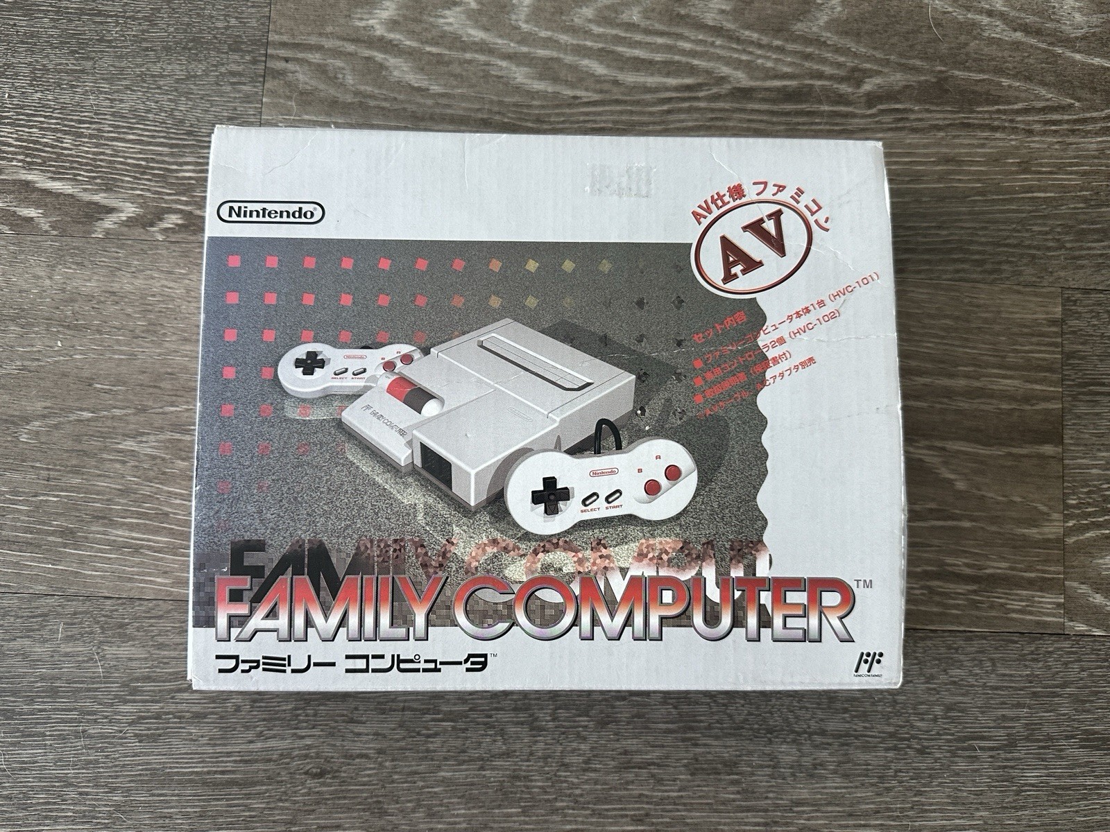 Nintendo New Famicom Console 2 Dogbone Controllers HVC-101 AV COMPLETE IN BOX