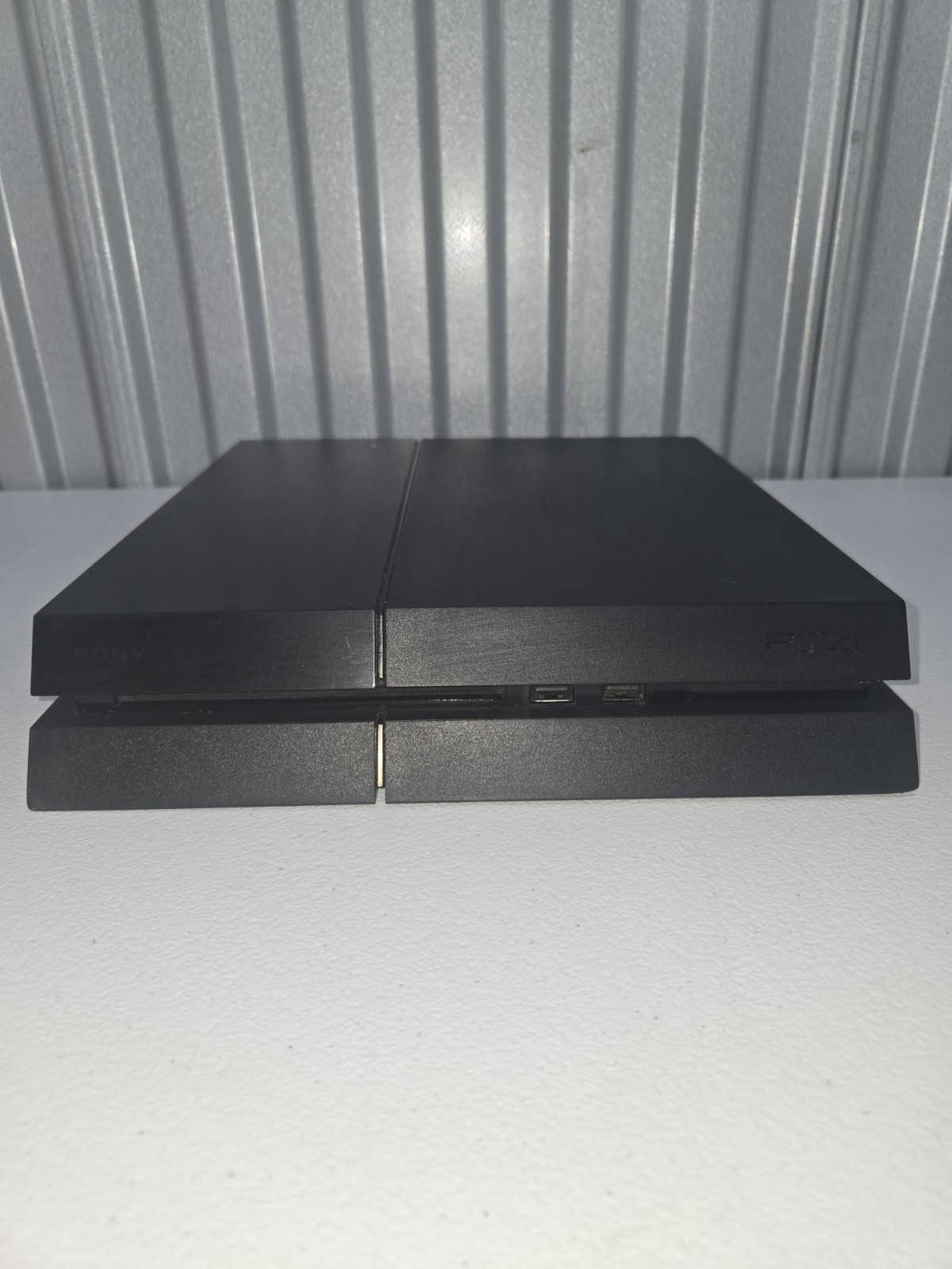 Sony PlayStation 4 PS4 Original Console 500GB Black CUH-1115A Powers On Read