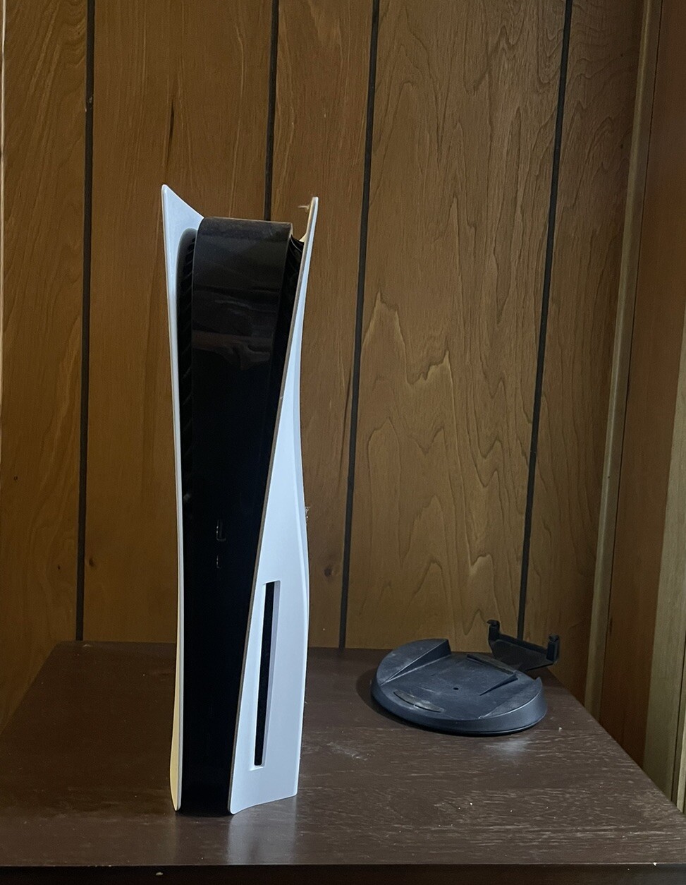 PS5 Disc version 3 Controls, 8 Games, Charging Dock All Items In Photos Included