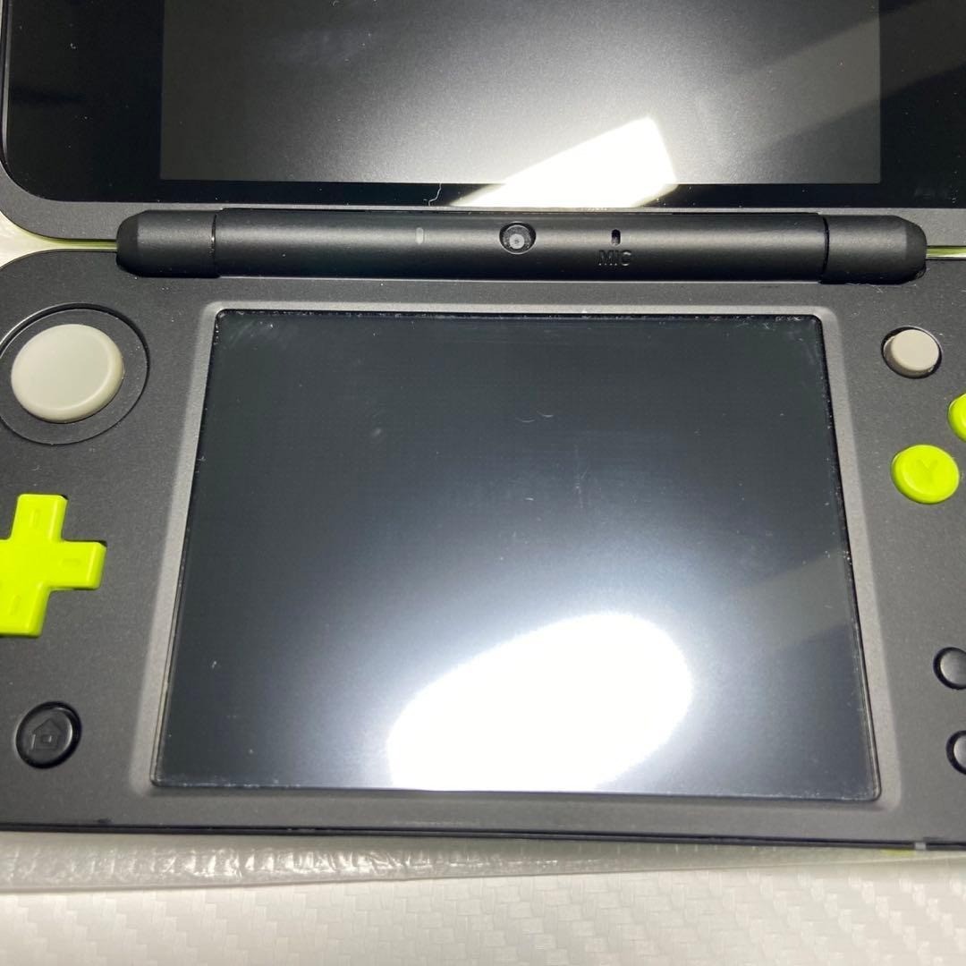 Nintendo New 2DS LL Black Lime Complete in Box Tested 6932