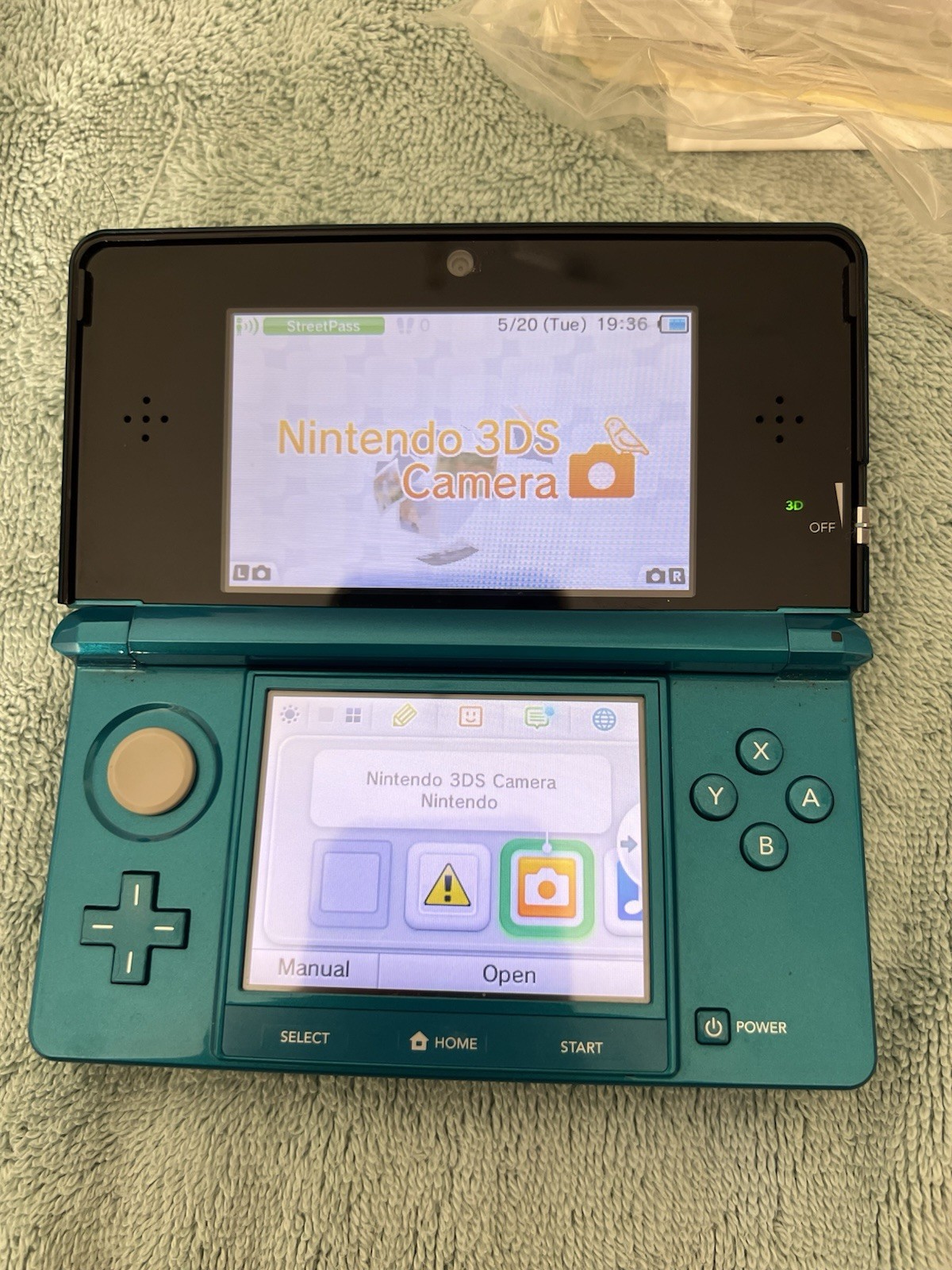Nintendo 3DS Handheld System – Aqua Blue LK NU Box