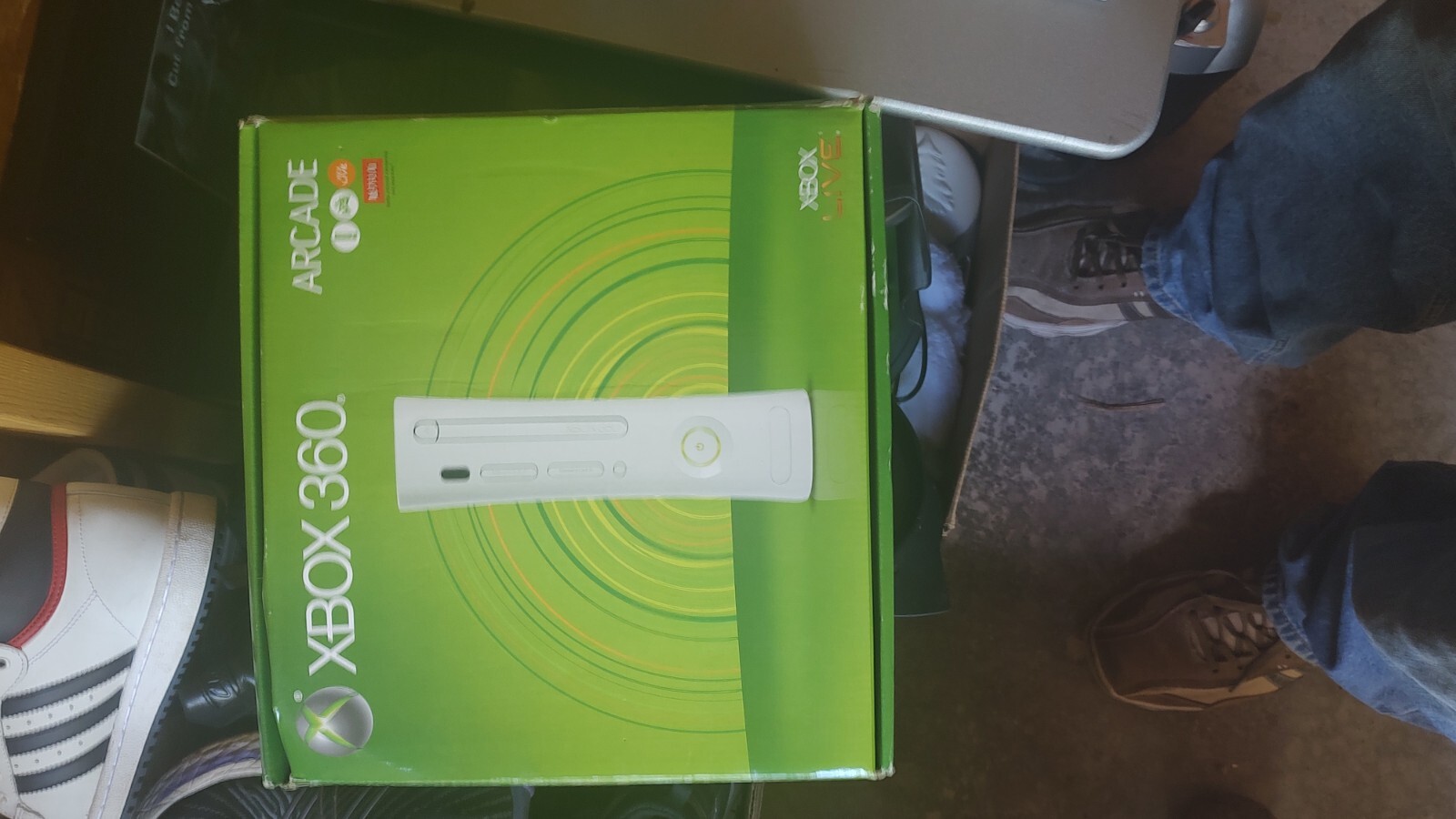 Microsoft Xbox 360 Arcade Launch Edition 512MB White Console (Q2A-00022)