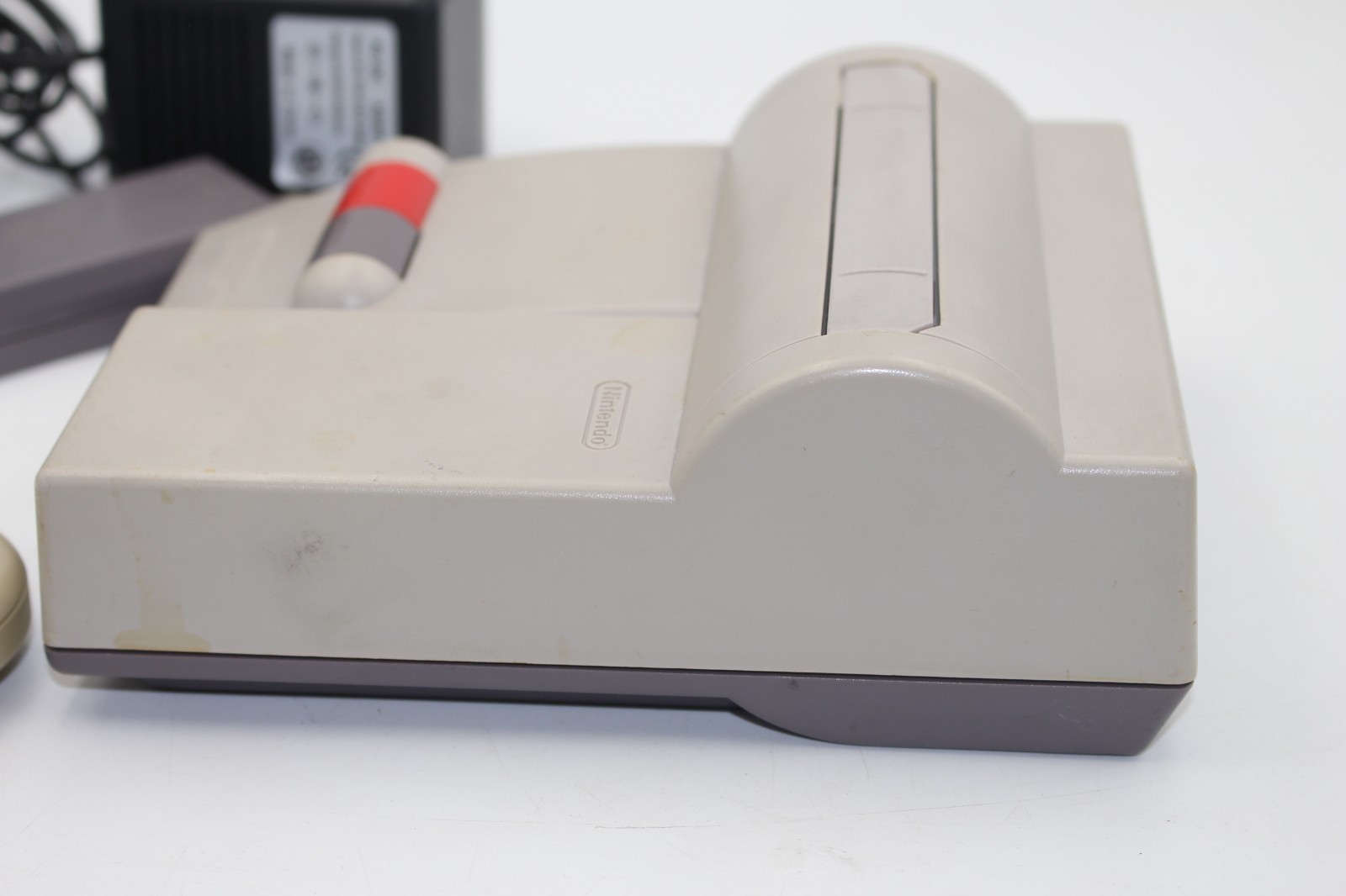 Nintendo NES-101 Top Loader Console System w/ Original Dog Bone Controller