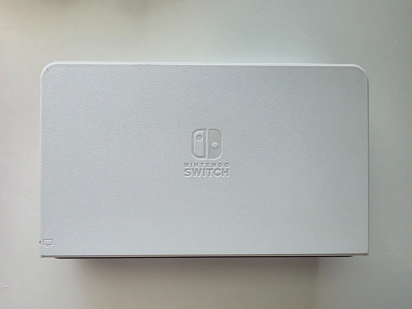 Nintendo Switch OLED (HEG-001) Handheld Console – 64GB – White (Japan Model)