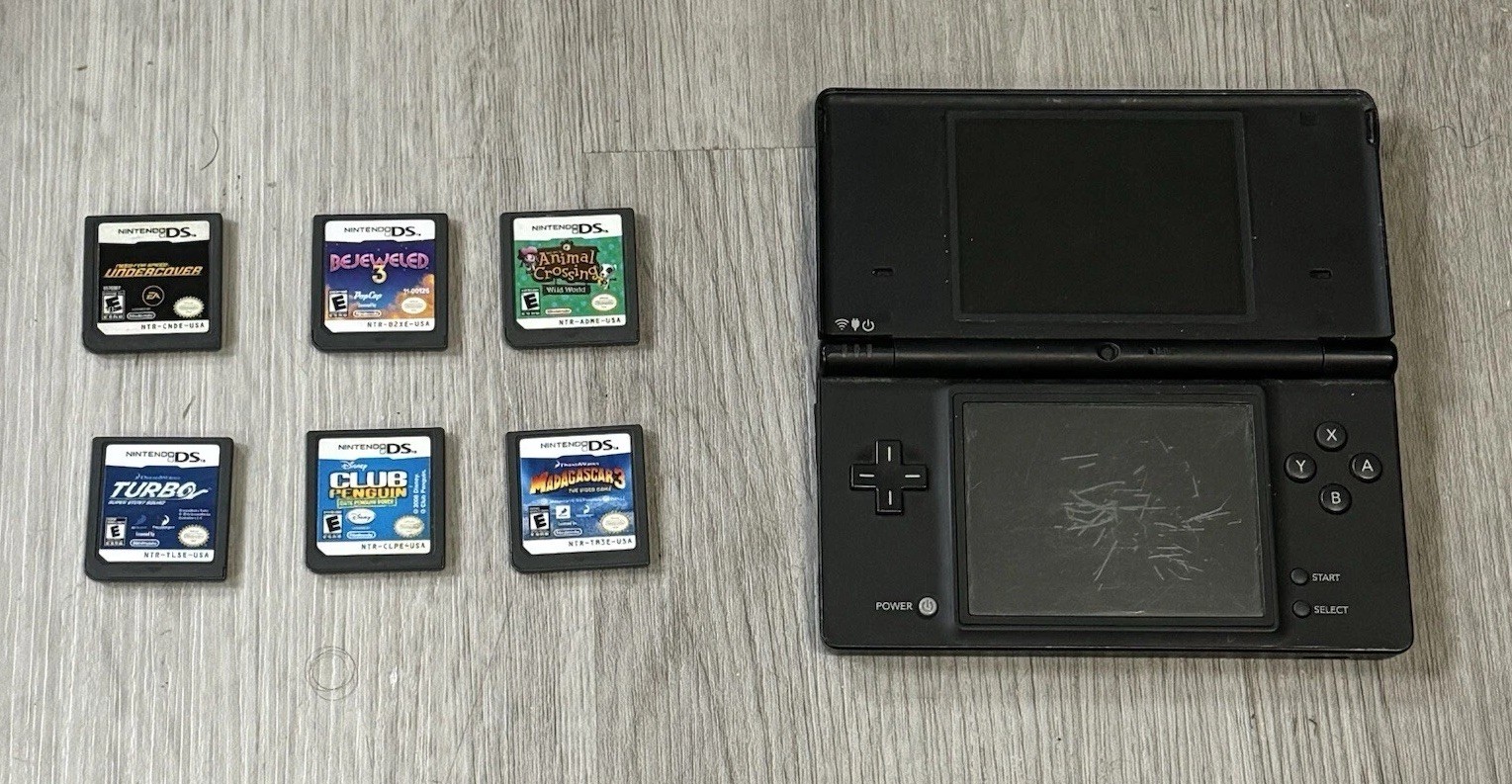 Nintendo DSi Handheld System 6 Game Lot With Carrying Case -TESTED
