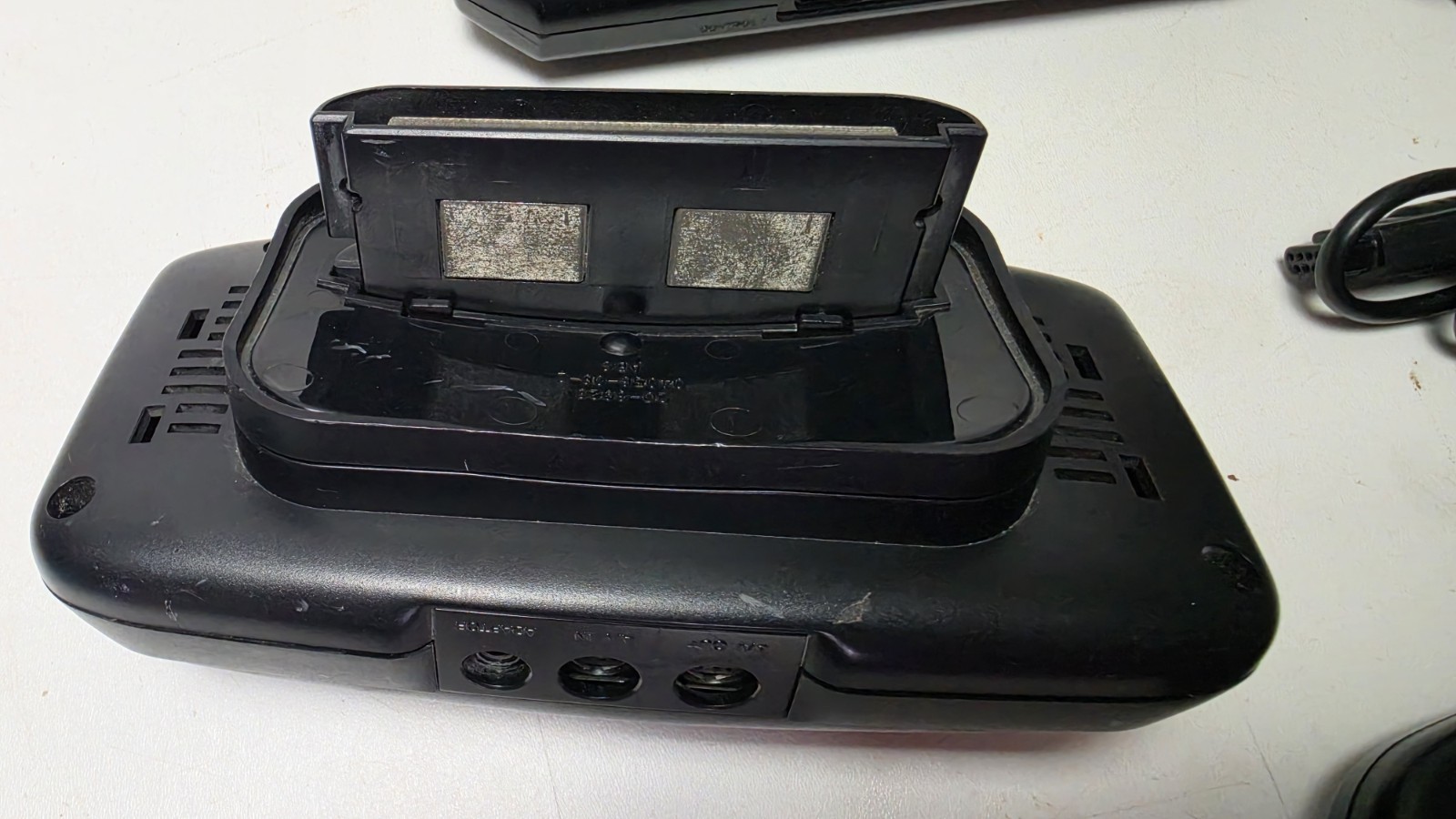 SEGA 32x w/ Genesis Model 2 Combo, 2 Controllers, All Wires Tested Works