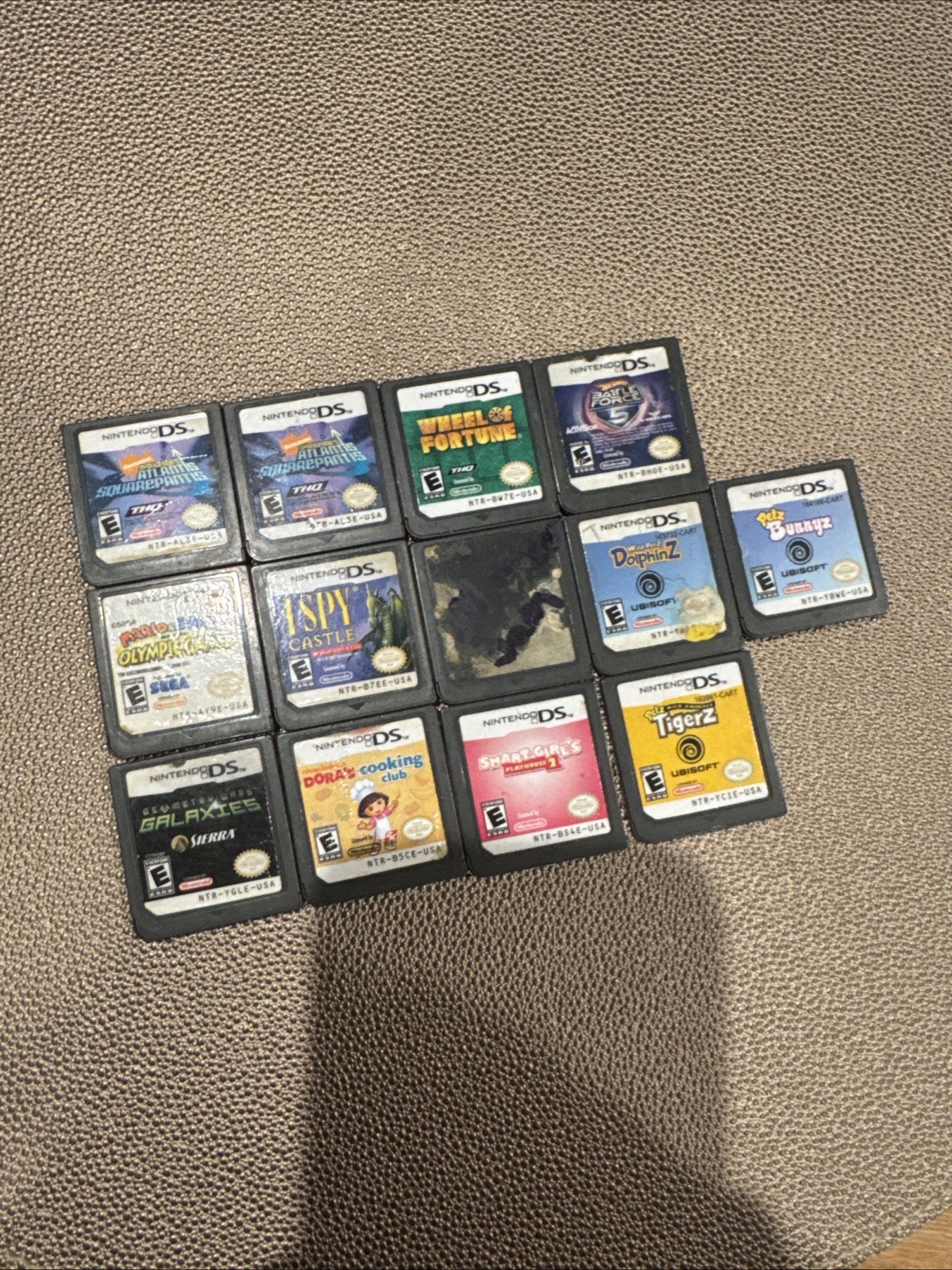 Nintendo DS Lite Metallic Pink Bundle Lot (READ DESCRIPTION)