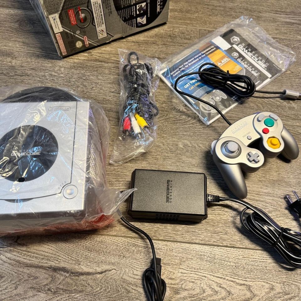 Nintendo Gamecube Limited Edition Platinum Console NIB