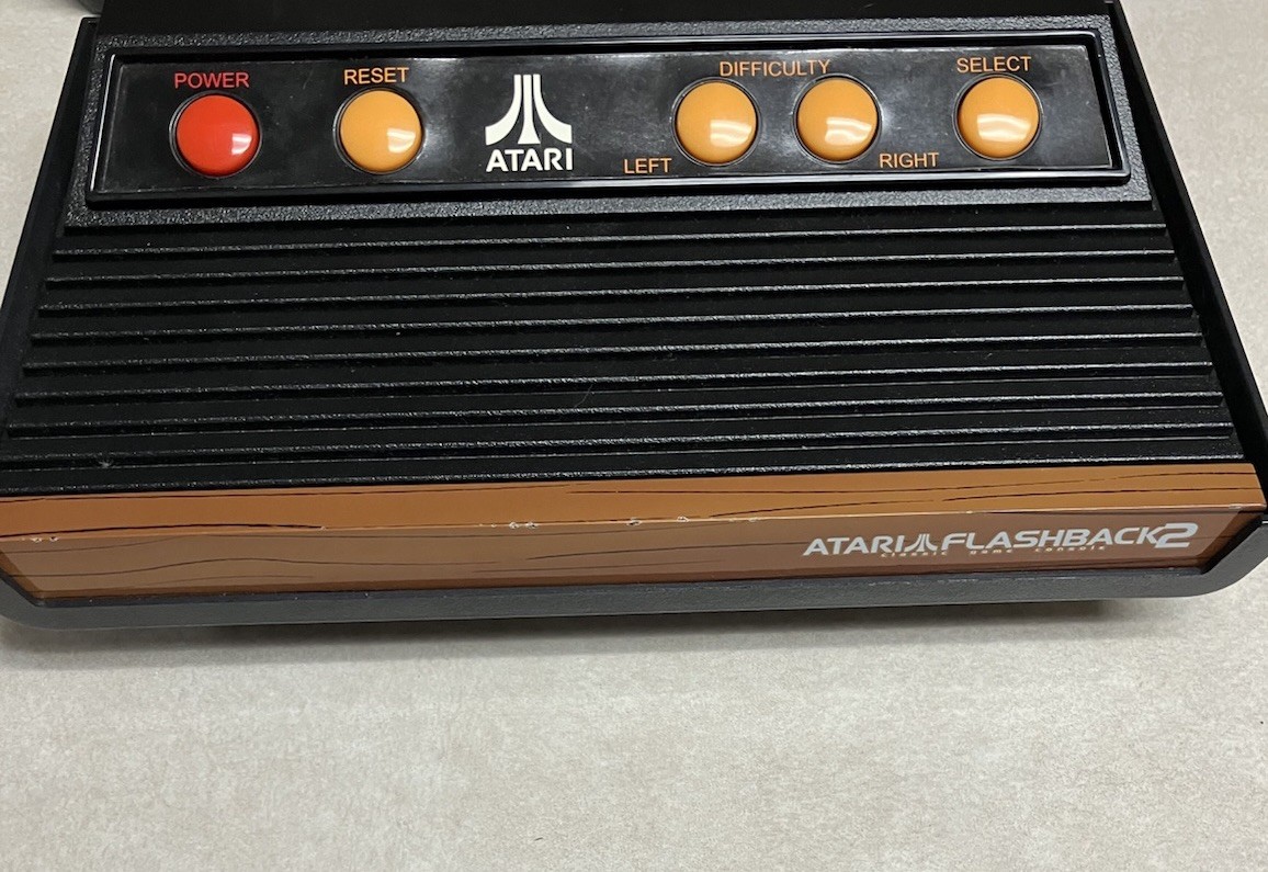 Atari Flashback 2 Classic Game Console 40 Built in Games 2 Controllers
