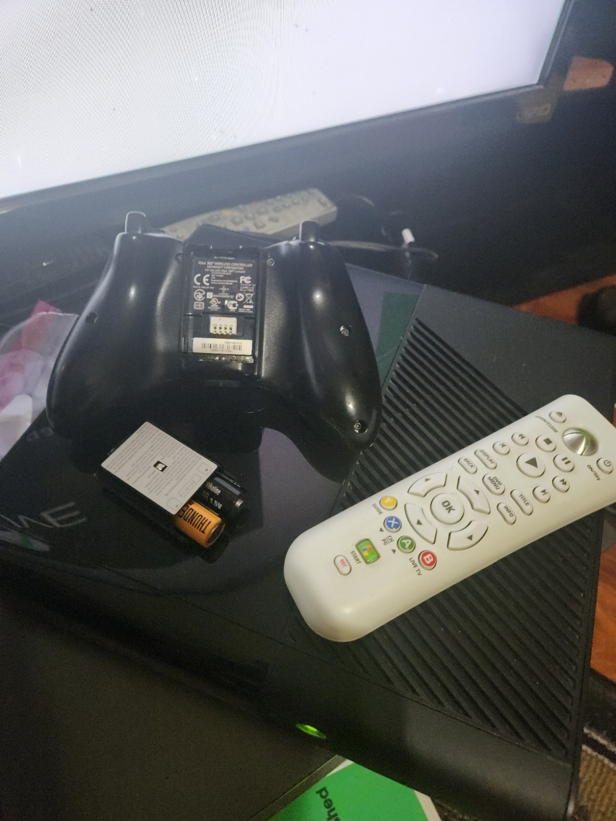 Xbox 360 S Internal Hard-drive Only /1 Controller With AA Battery Pack + Remote