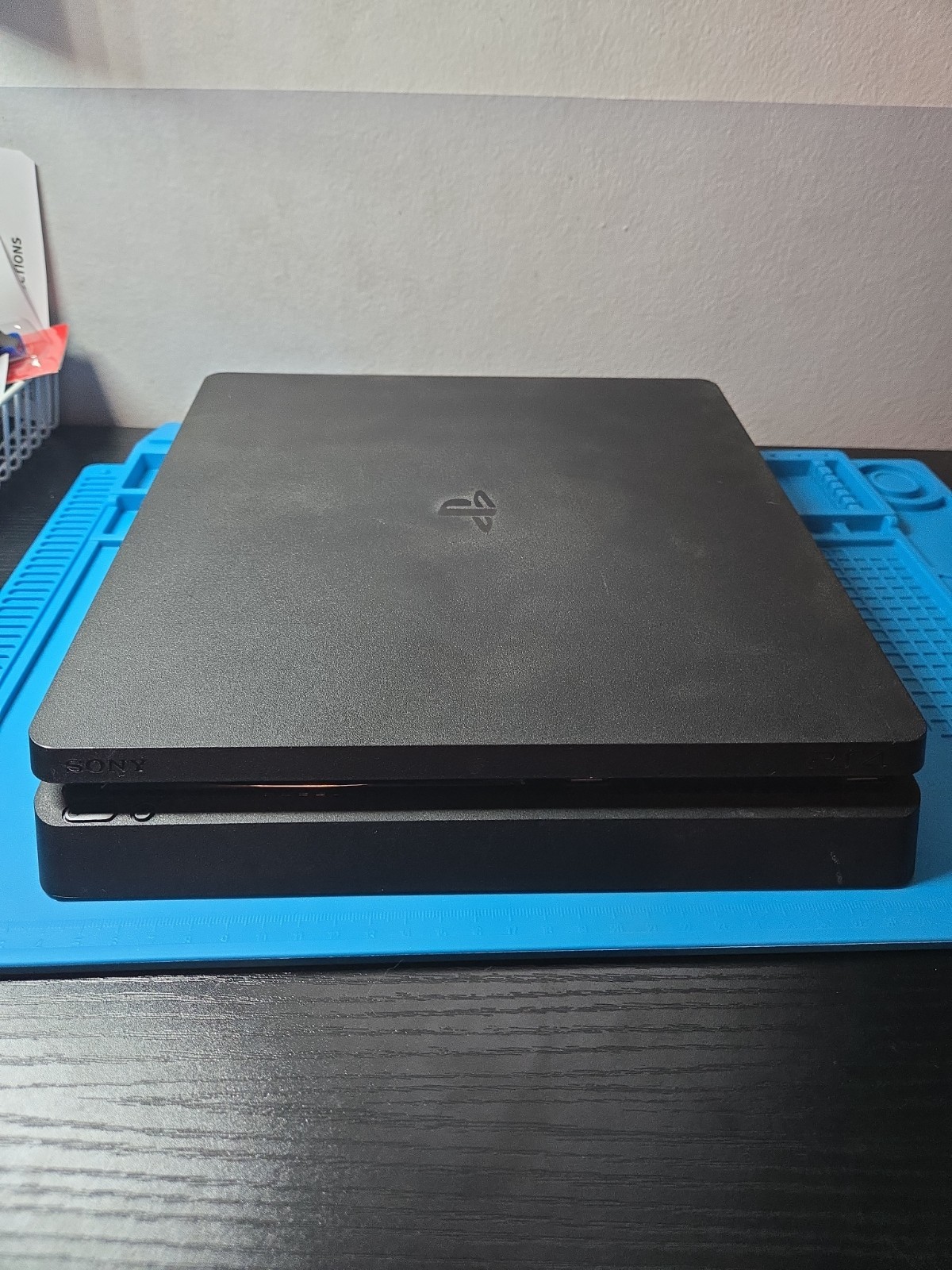 Sony PlayStation 4 Slim 500GB Home Console – Black (Powers On – Untested)