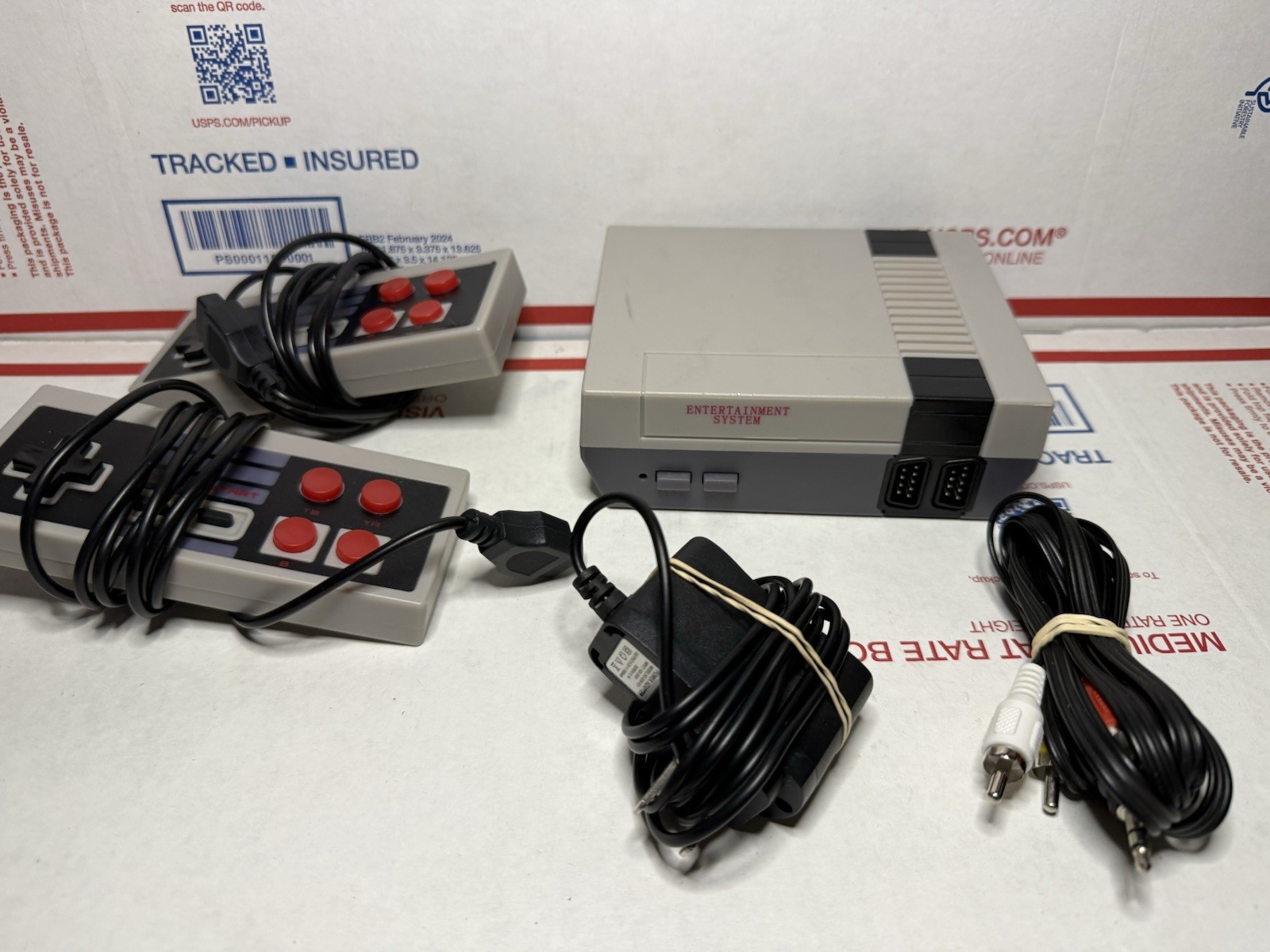 Nintendo NES Classic Edition Mini Console 600+ Games Complete Retro Gaming