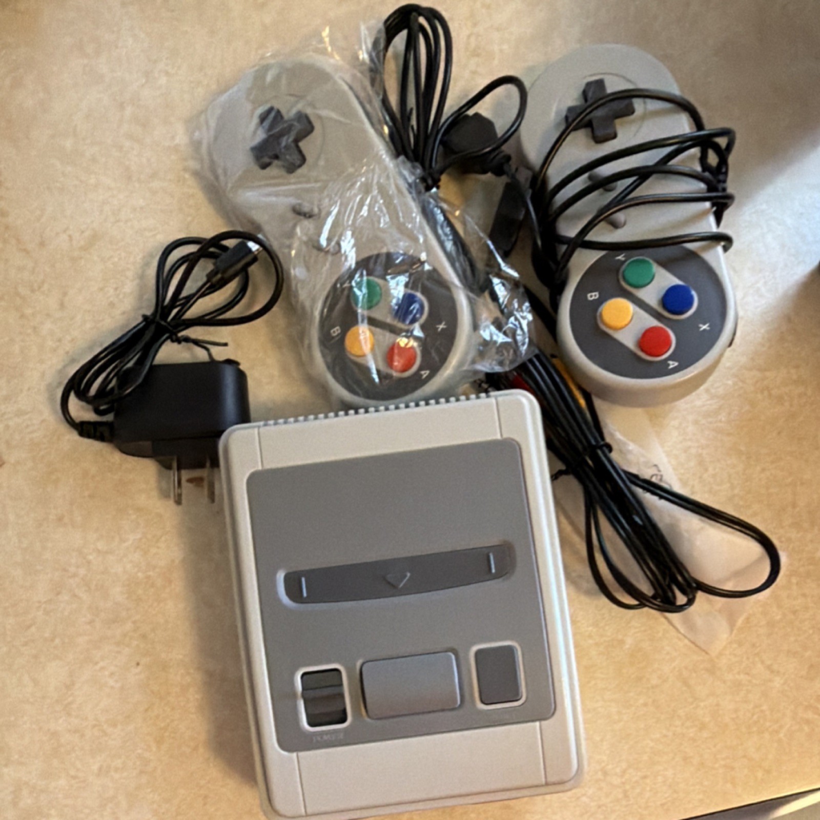 Super Mini SFC Gray TV Compatible Home Console AV, Built-In Games, 2 Controllers