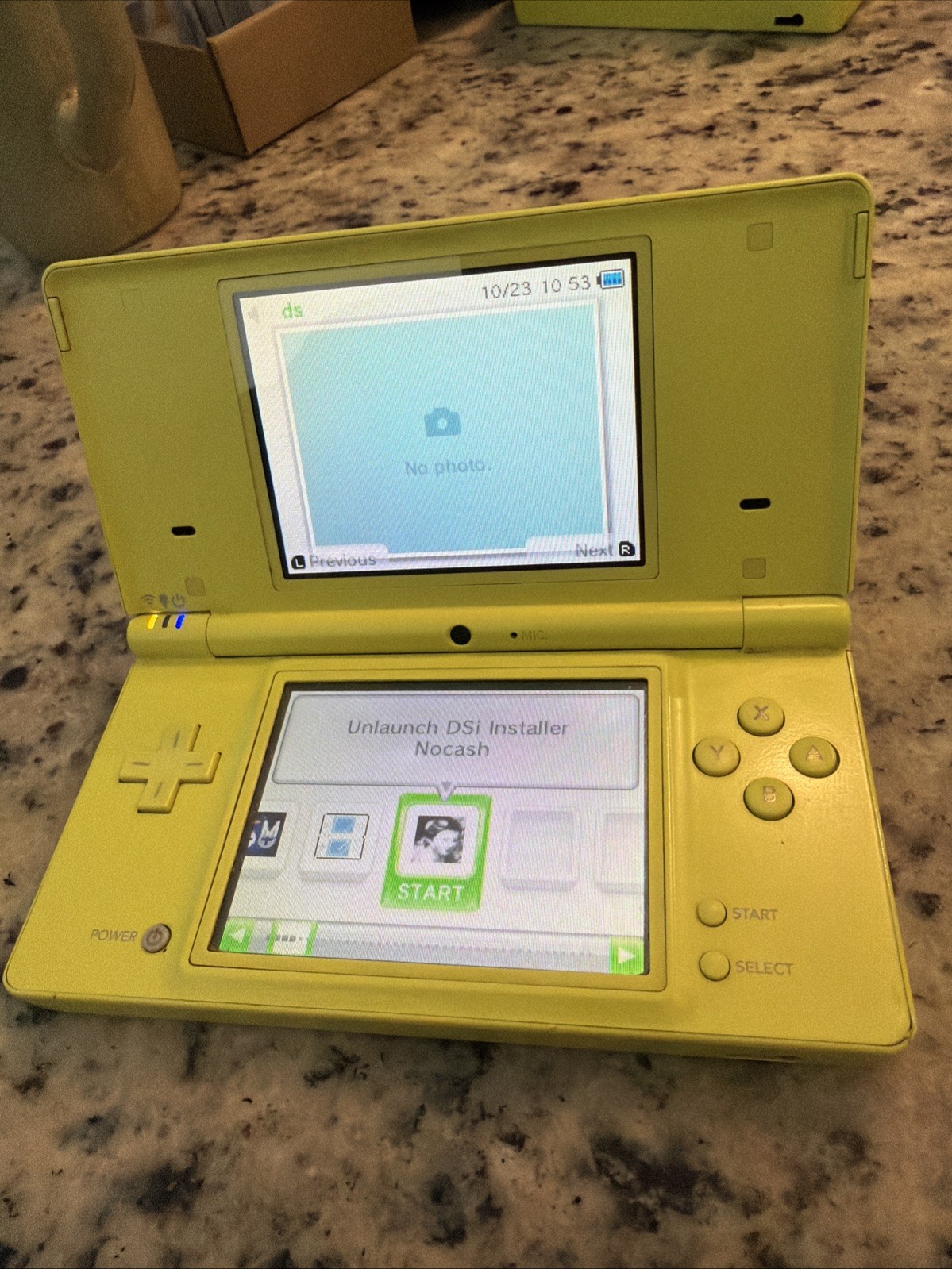 Nintendo DSi Lime Green Handheld System Stylus Charging Cable Games New Screens