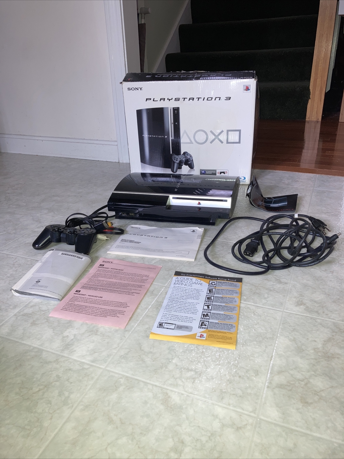 Sony PlayStation 3 PS3 80 GB Console CECHL01 w/ box manual controller bundle