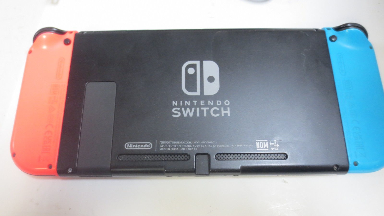 Nintendo Switch Console 32GB 720p Wi-Fi w/ Neon Red/Blue Joy-Con
