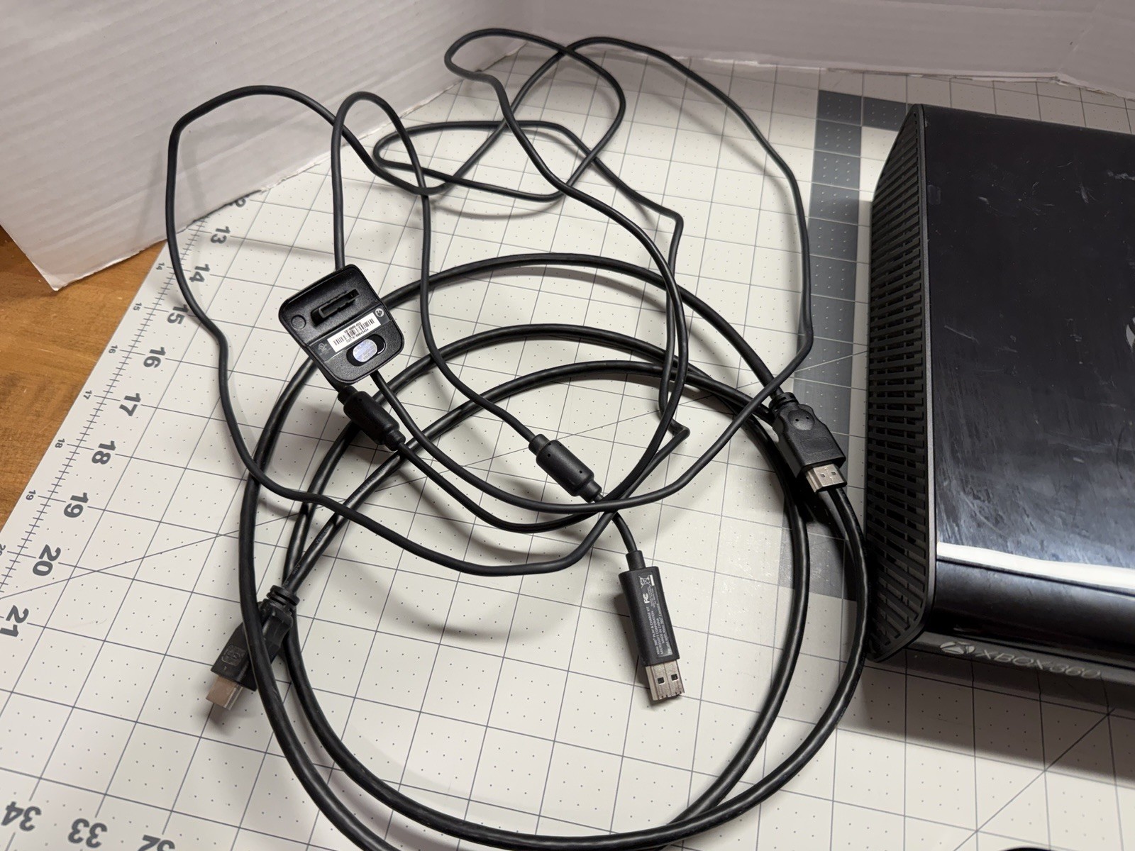 Pre-owned XBOX 360 E Console & Power Cord & Controller & Controller Cord & HDMI