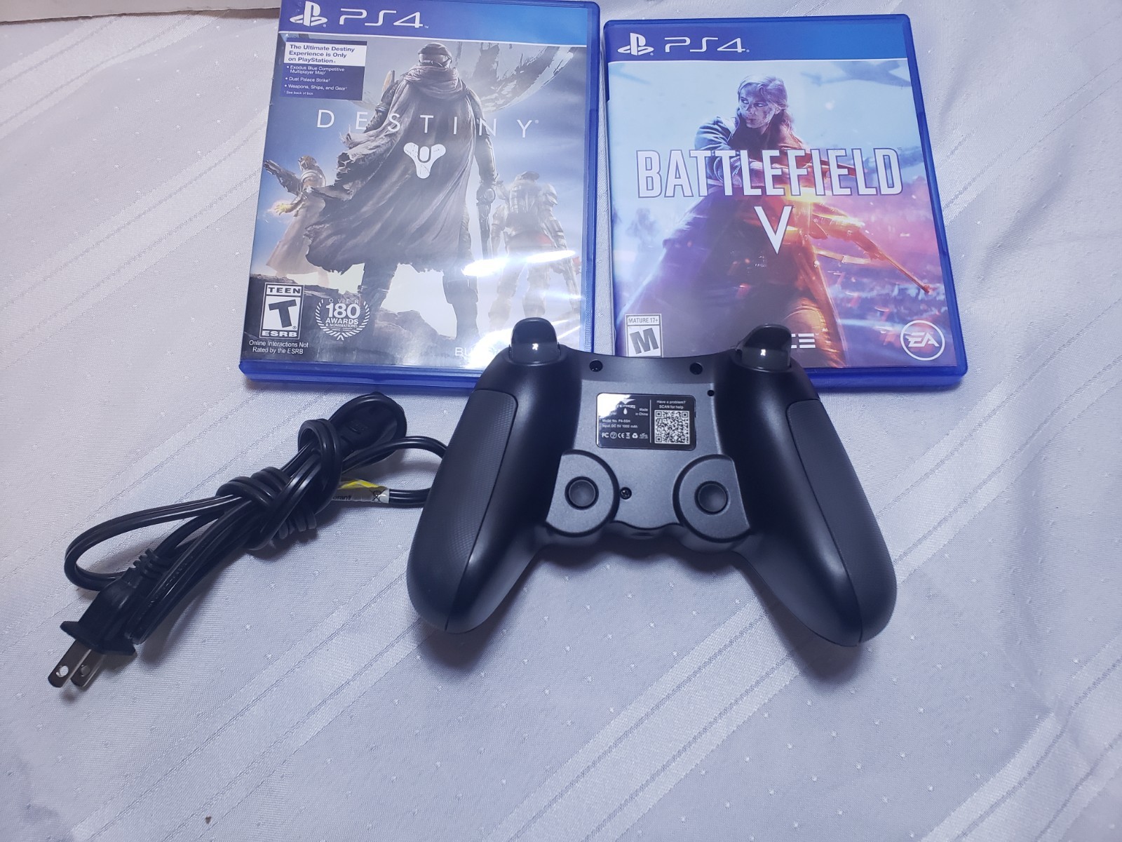 Sony PlayStation 4 Slim Console CUH-2115B 1TB W/ Controller / 2 GAMES – Black