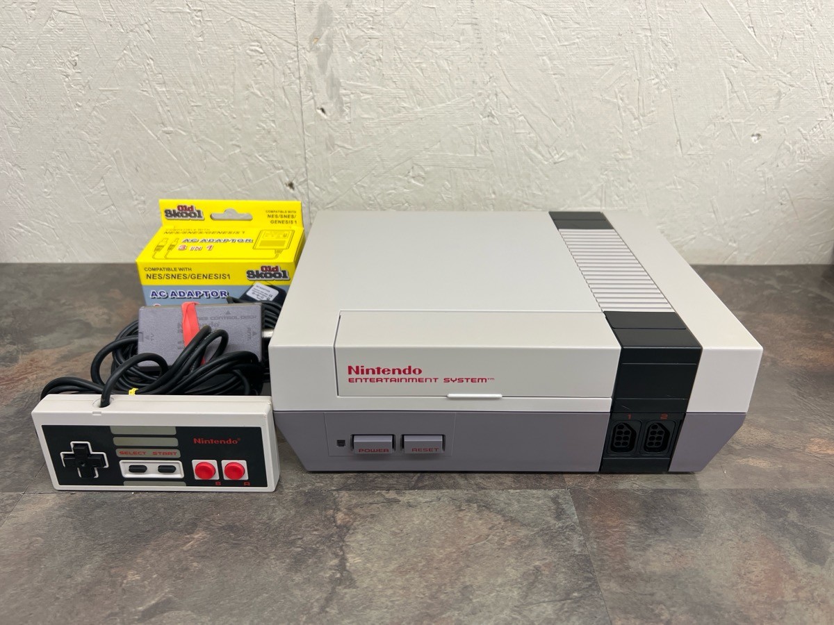 NINTENDO NES CONSOLE NES-001 WITH 1 CONTROLLER & CABLES – NEW PINS! (WBP016334)