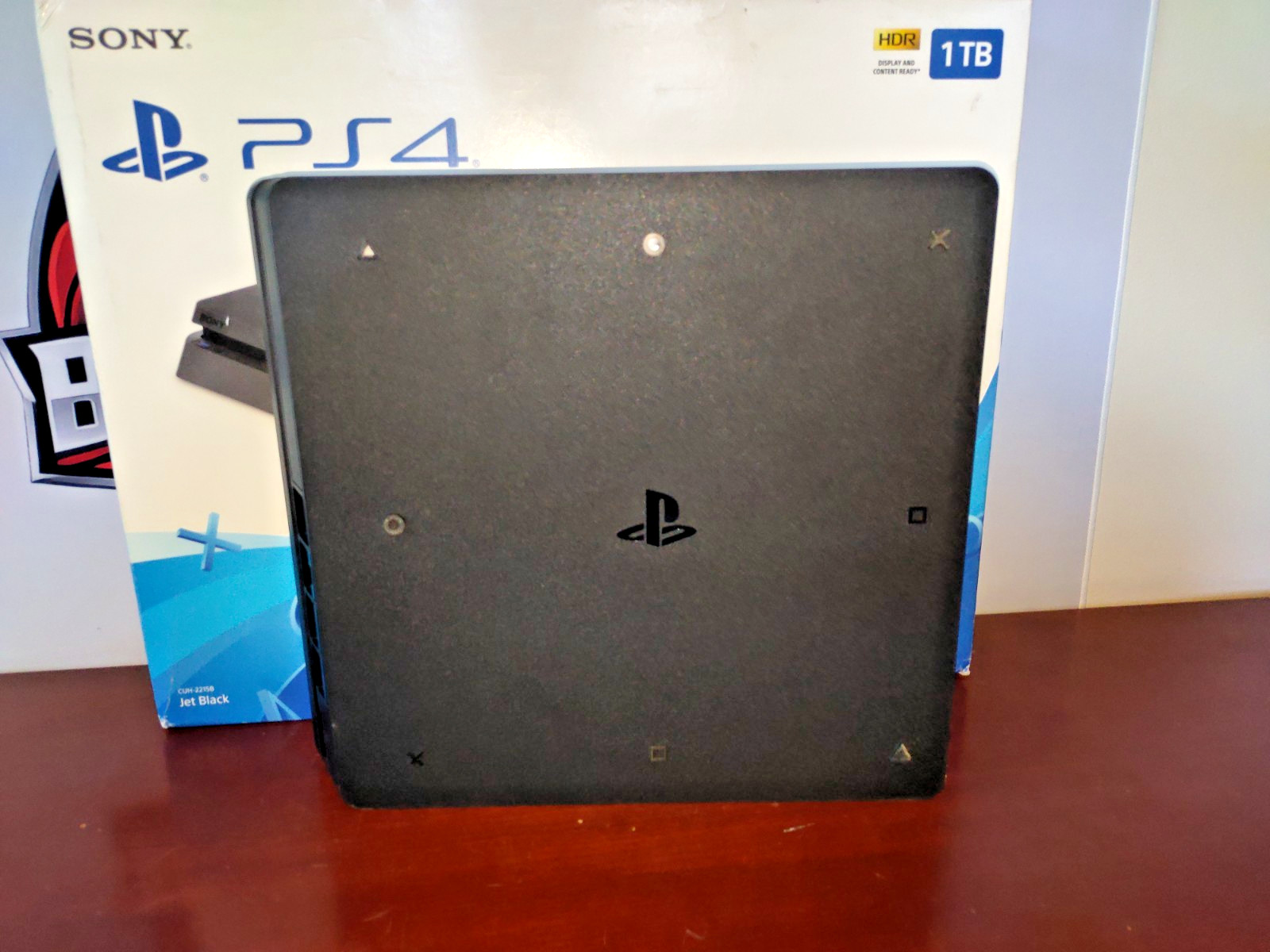 Sony PlayStation 4 Slim 1TB Console CUH-2215B w/ 2 Controllers and Charging Dock
