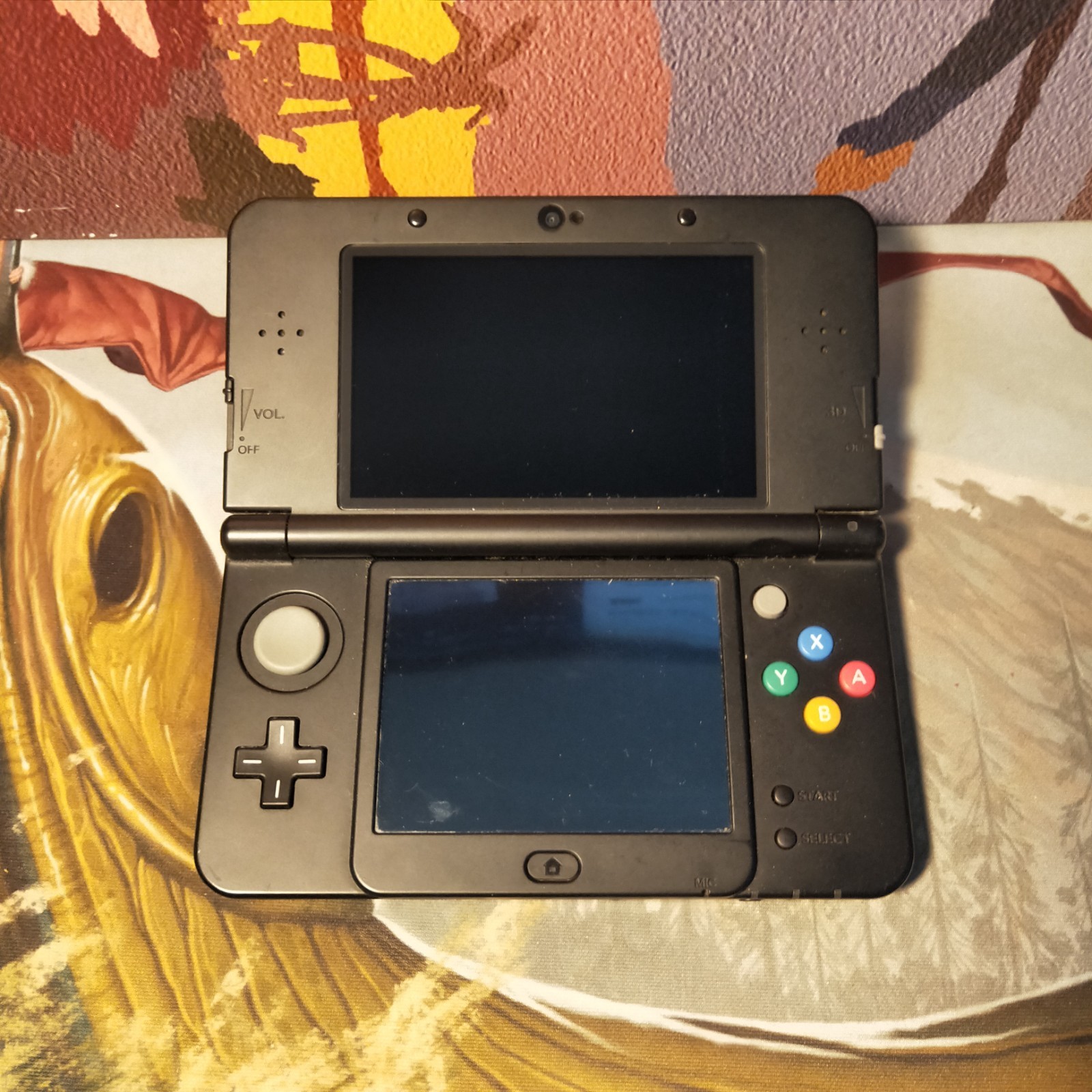 ‘New’ Nintendo 3DS Boxed Console PAL KTR-001 + 4 sets of plates
