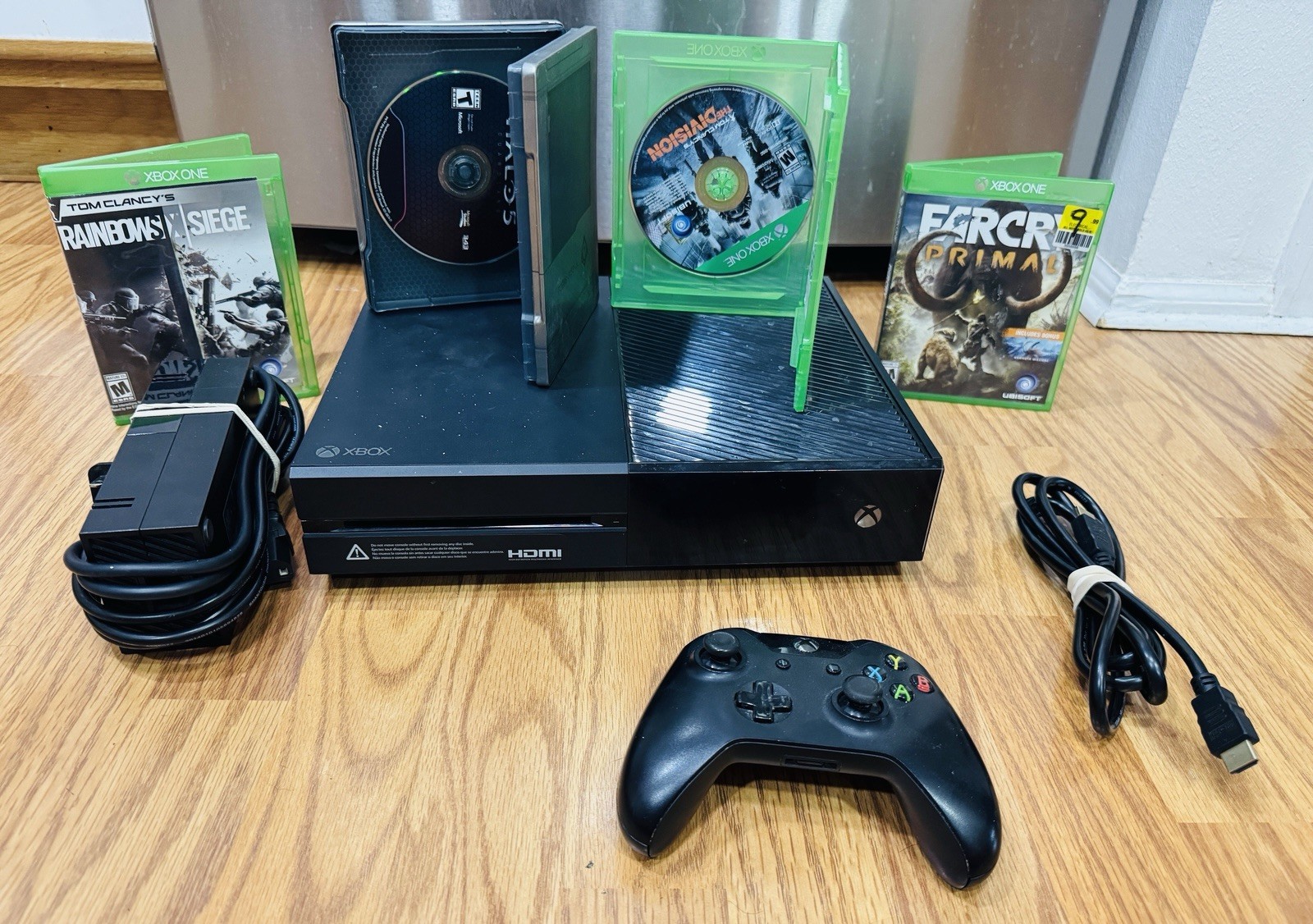 Microsoft Xbox One 1 TB Console Model 1540 w/ Controller & 4 Non-Sports Games