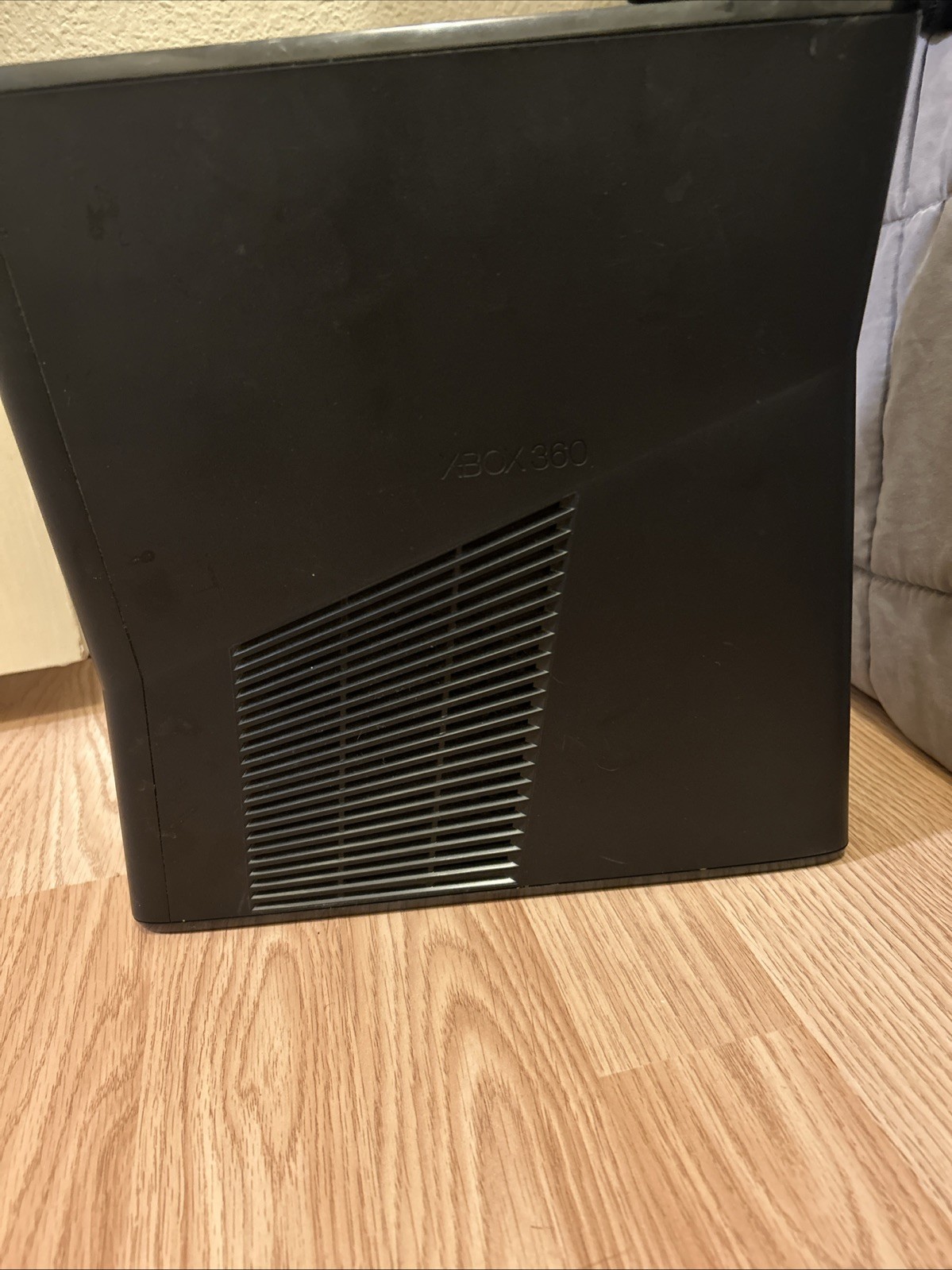 Xbox 360 Slim Bundle (Kinect + 2 games) – TESTED & WORKING