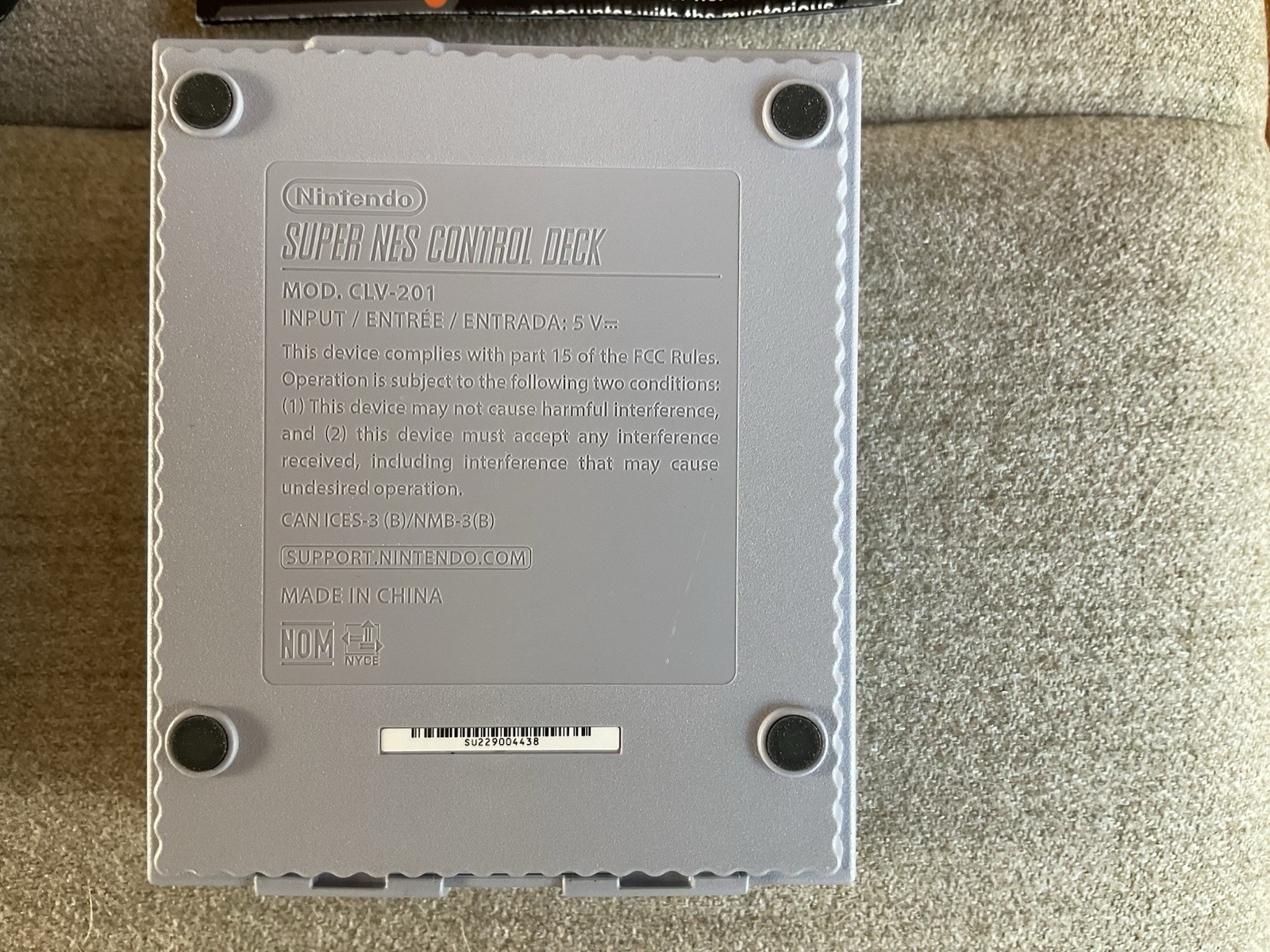 Super Nintendo Classic Edition Model CLV-201; 2 Controllers; games included
