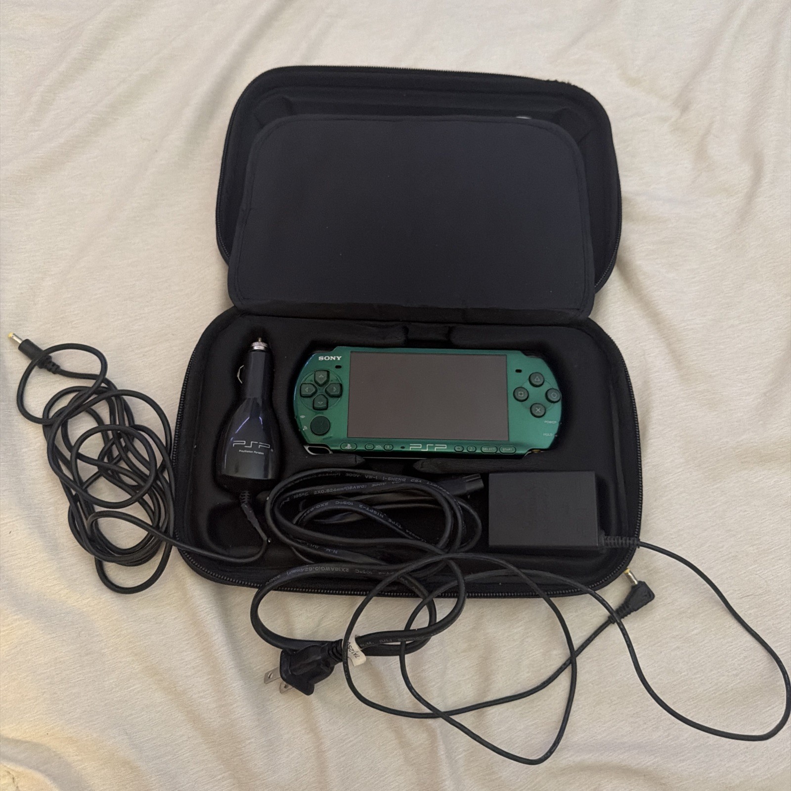 Mint Sony PSP-3001 Console Green Rare Color Region, case, 3 games, car charger
